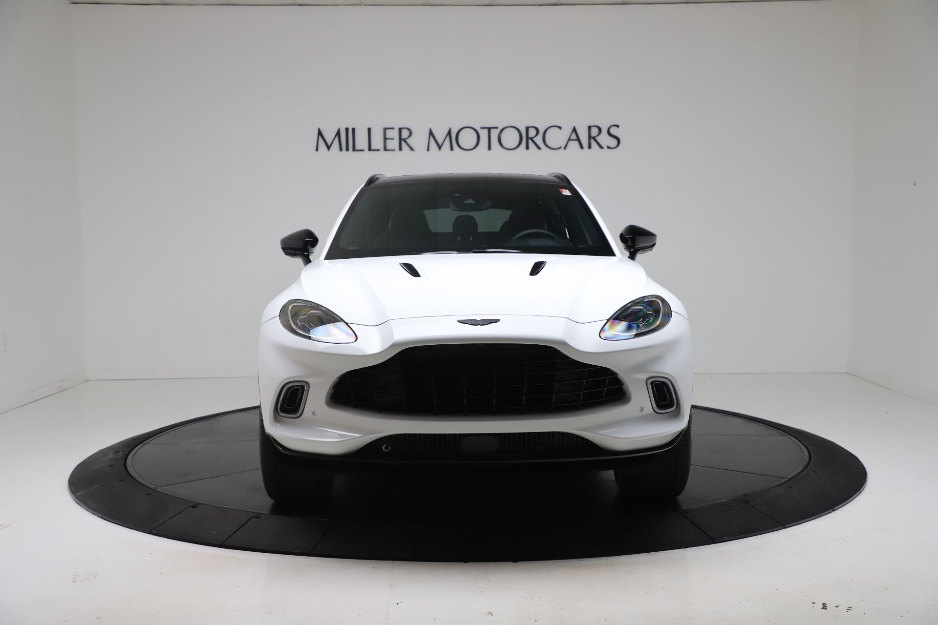 New 2021 Aston Martin DBX | St. Petersburg, FL