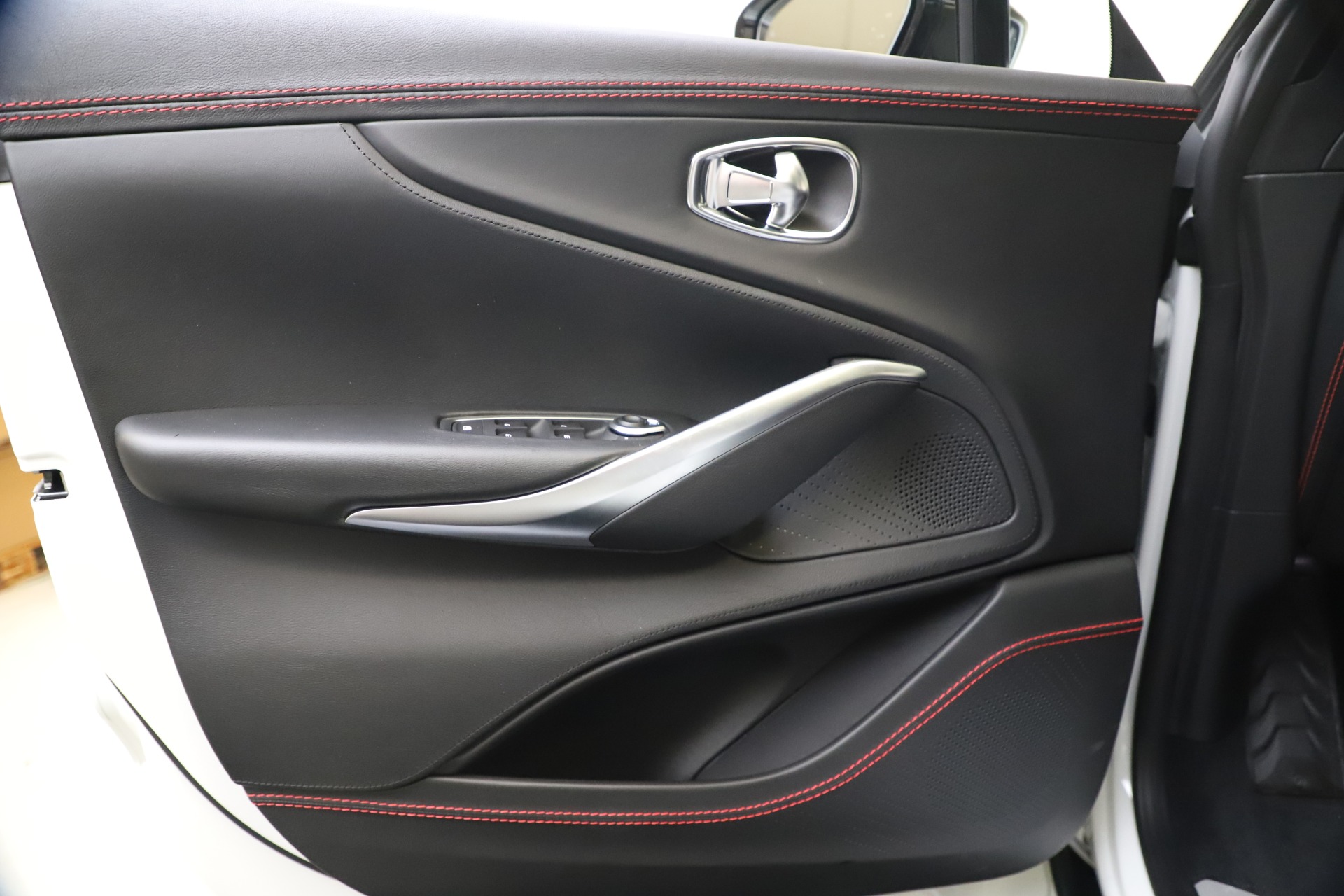 New 2021 Aston Martin DBX | St. Petersburg, FL