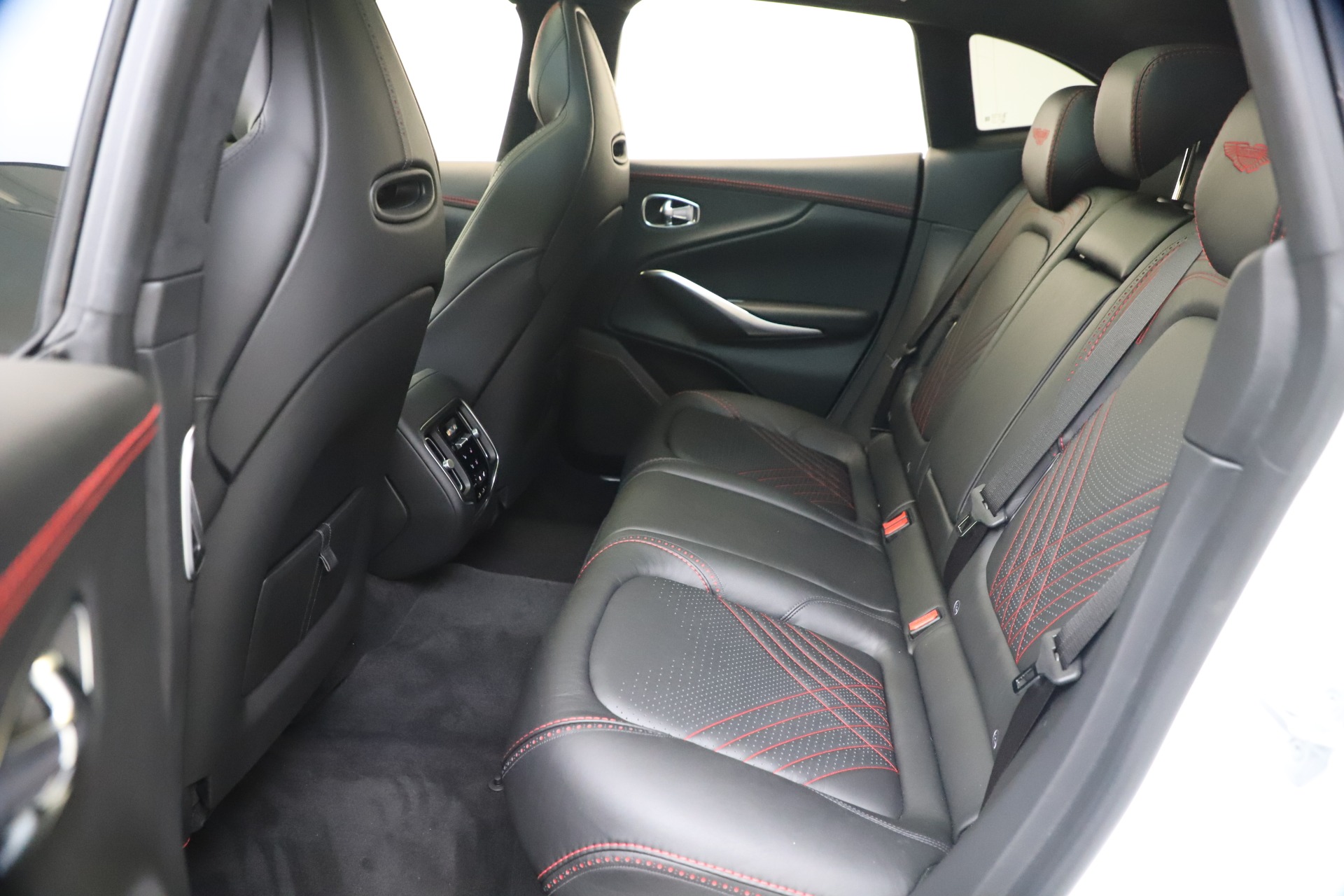 New 2021 Aston Martin DBX | St. Petersburg, FL