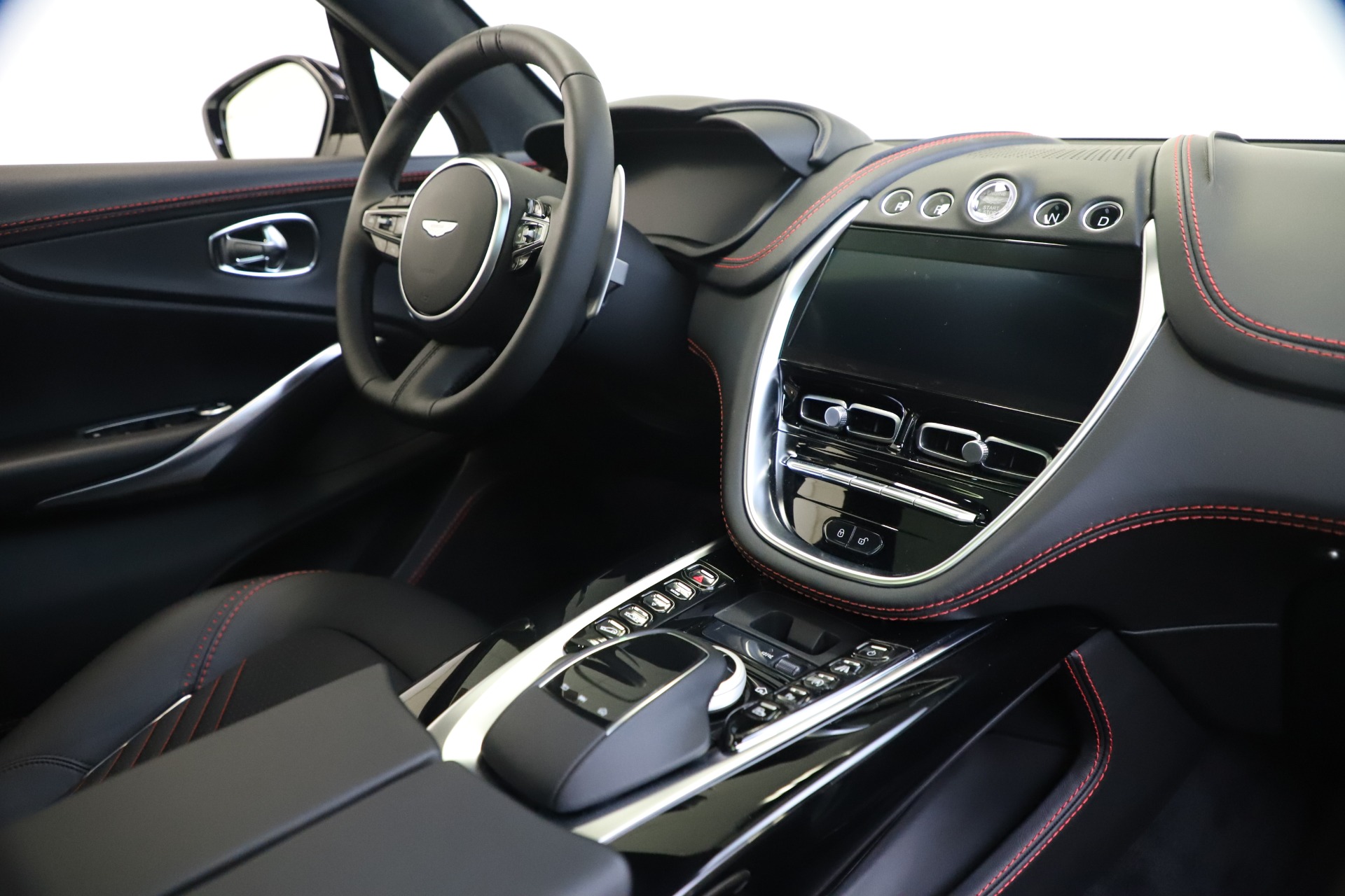 New 2021 Aston Martin DBX | St. Petersburg, FL