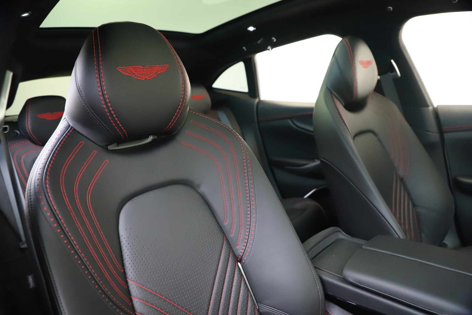 New 2021 Aston Martin DBX | St. Petersburg, FL