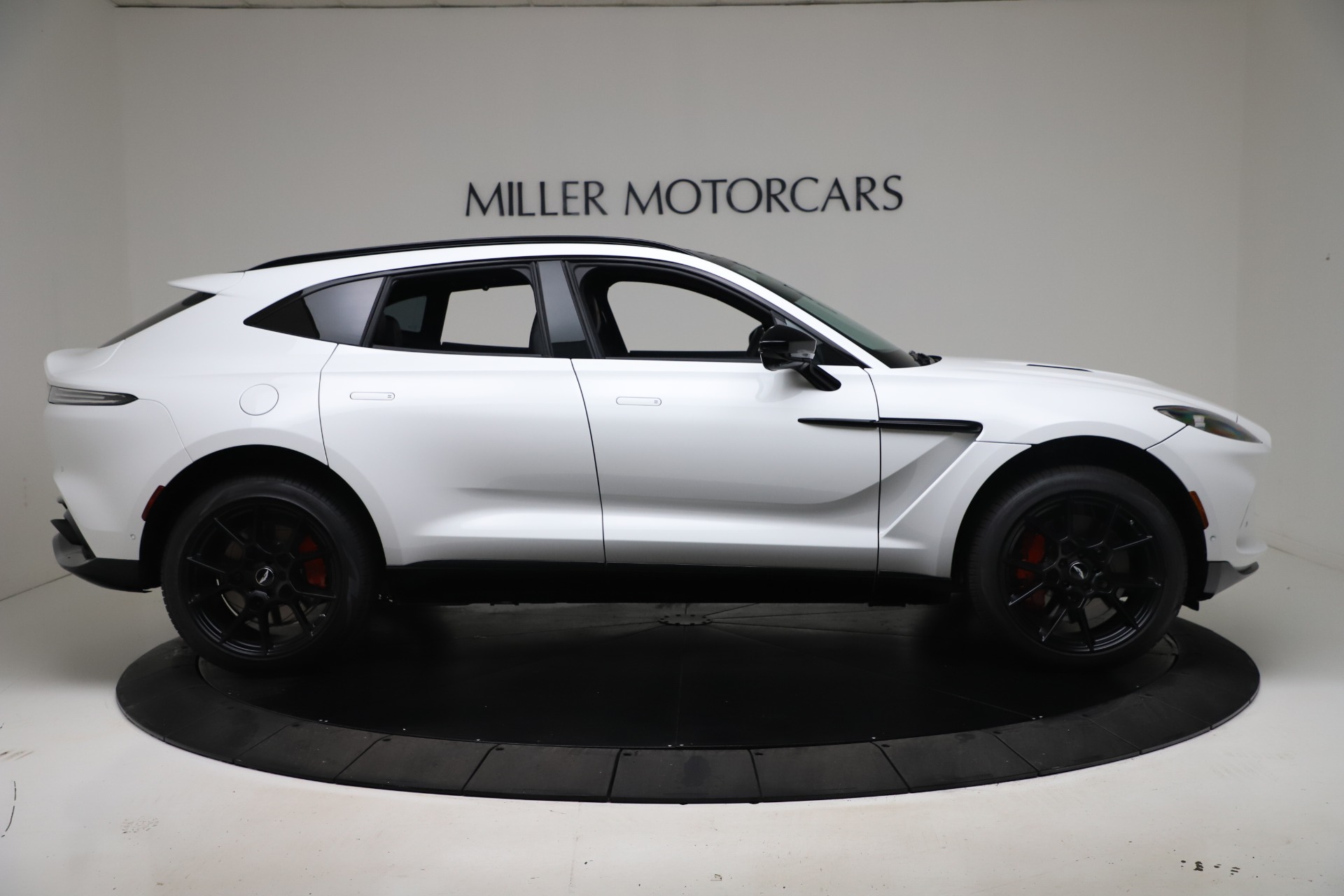 New 2021 Aston Martin DBX | St. Petersburg, FL