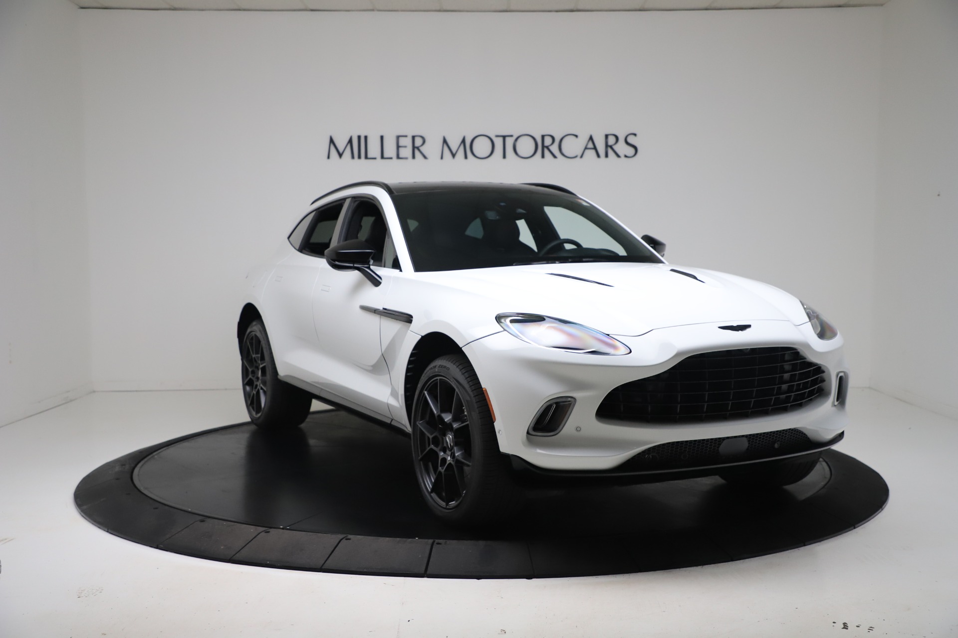 New 2021 Aston Martin DBX | St. Petersburg, FL