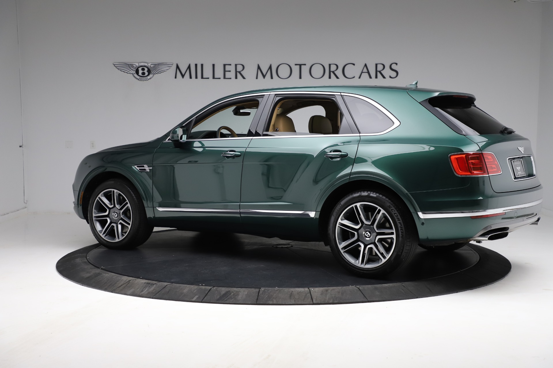 Used 2018 Bentley Bentayga W12 Signature | St. Petersburg, FL