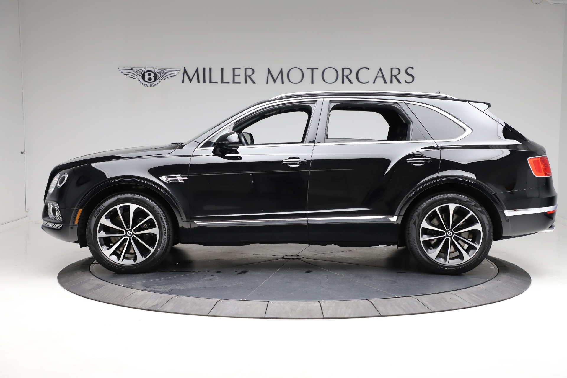 Used 2018 Bentley Bentayga W12 Signature | St. Petersburg, FL