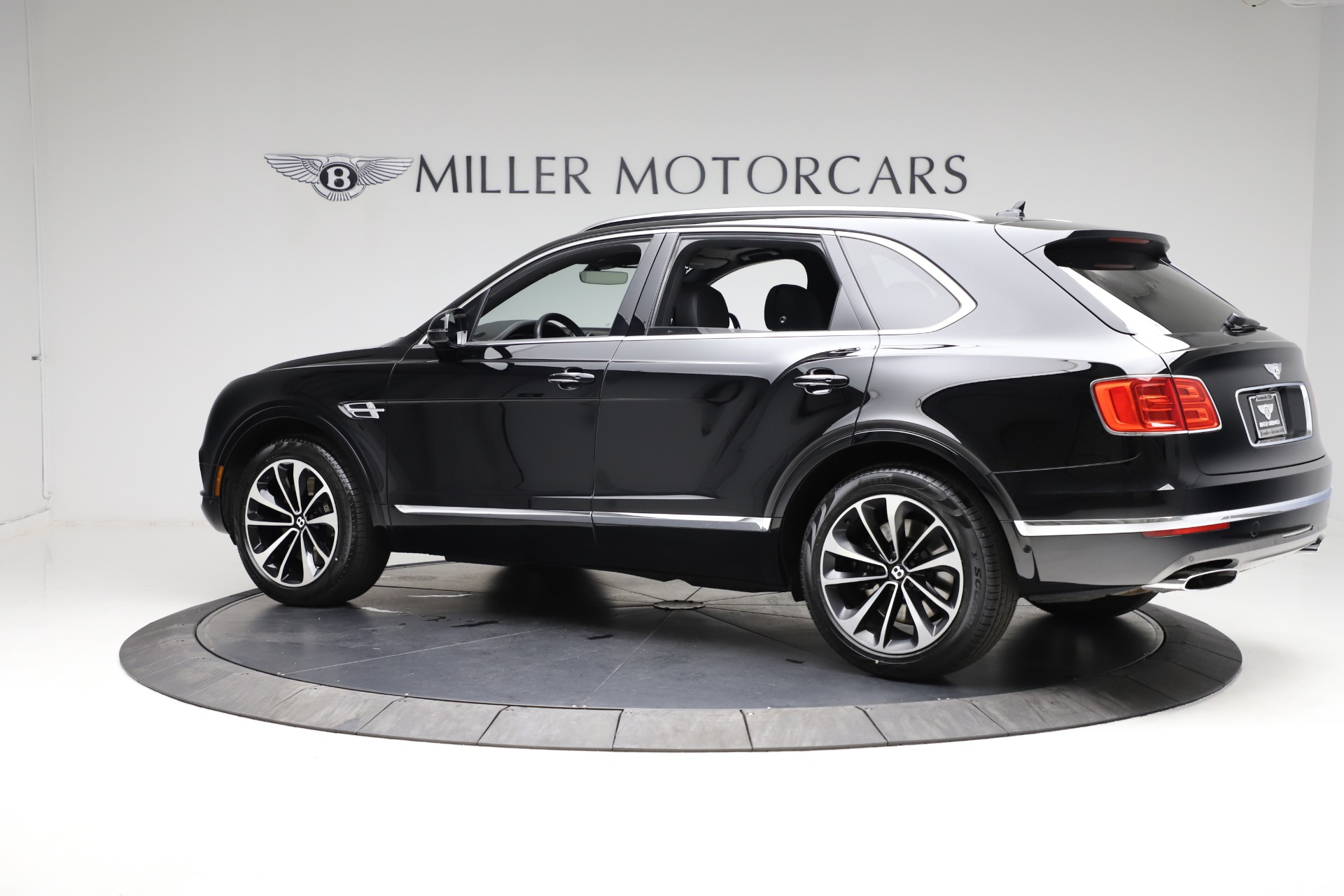 Used 2018 Bentley Bentayga W12 Signature | St. Petersburg, FL