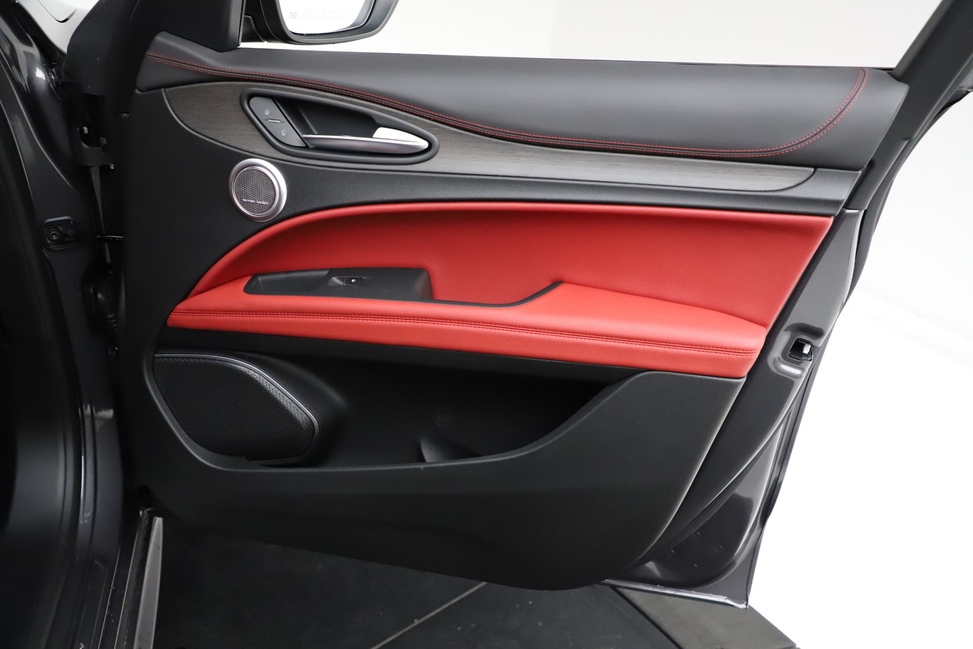 New 2021 Alfa Romeo Stelvio Ti Q4 | St. Petersburg, FL