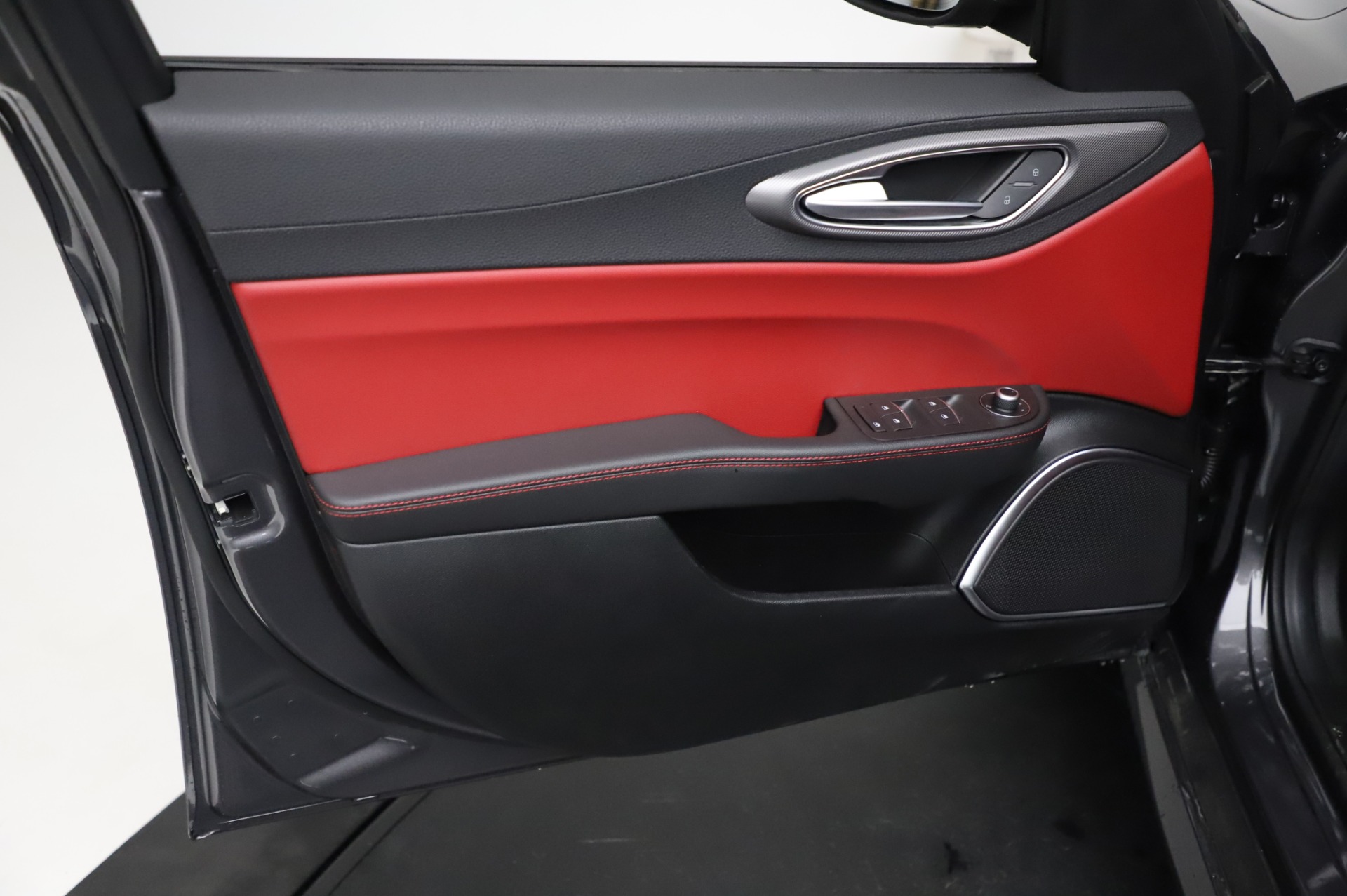 New 2021 Alfa Romeo Giulia Ti Sport | St. Petersburg, FL