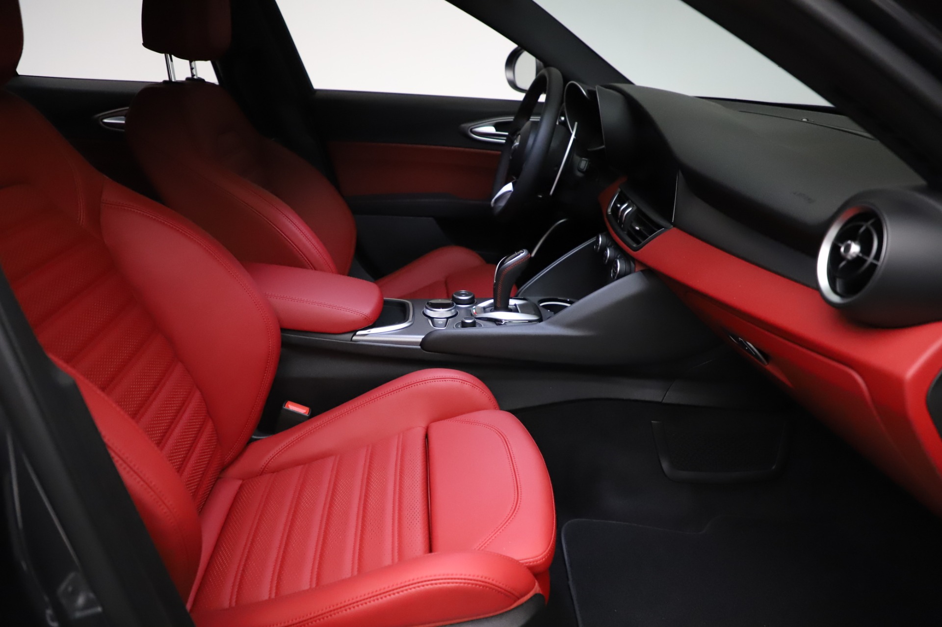 New 2021 Alfa Romeo Giulia Ti Sport | St. Petersburg, FL