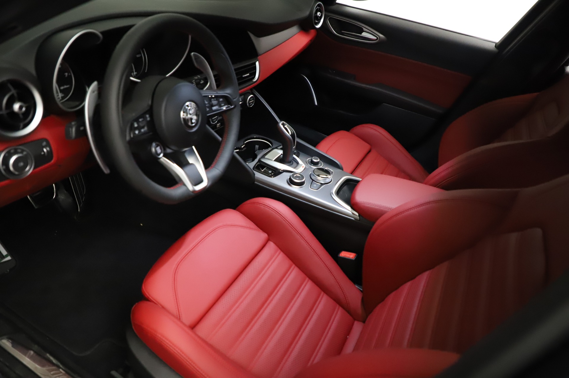 New 2021 Alfa Romeo Giulia Ti Sport | St. Petersburg, FL