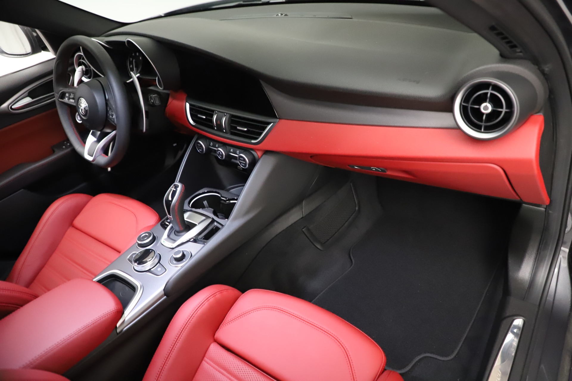 New 2021 Alfa Romeo Giulia Ti Sport | St. Petersburg, FL