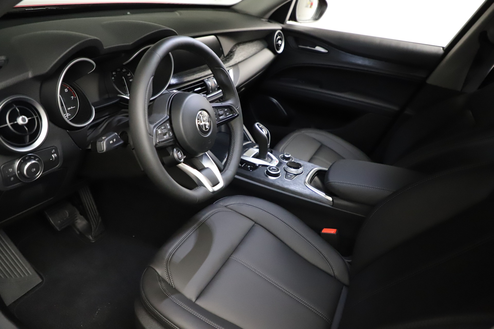 New 2021 Alfa Romeo Stelvio Sprint | St. Petersburg, FL