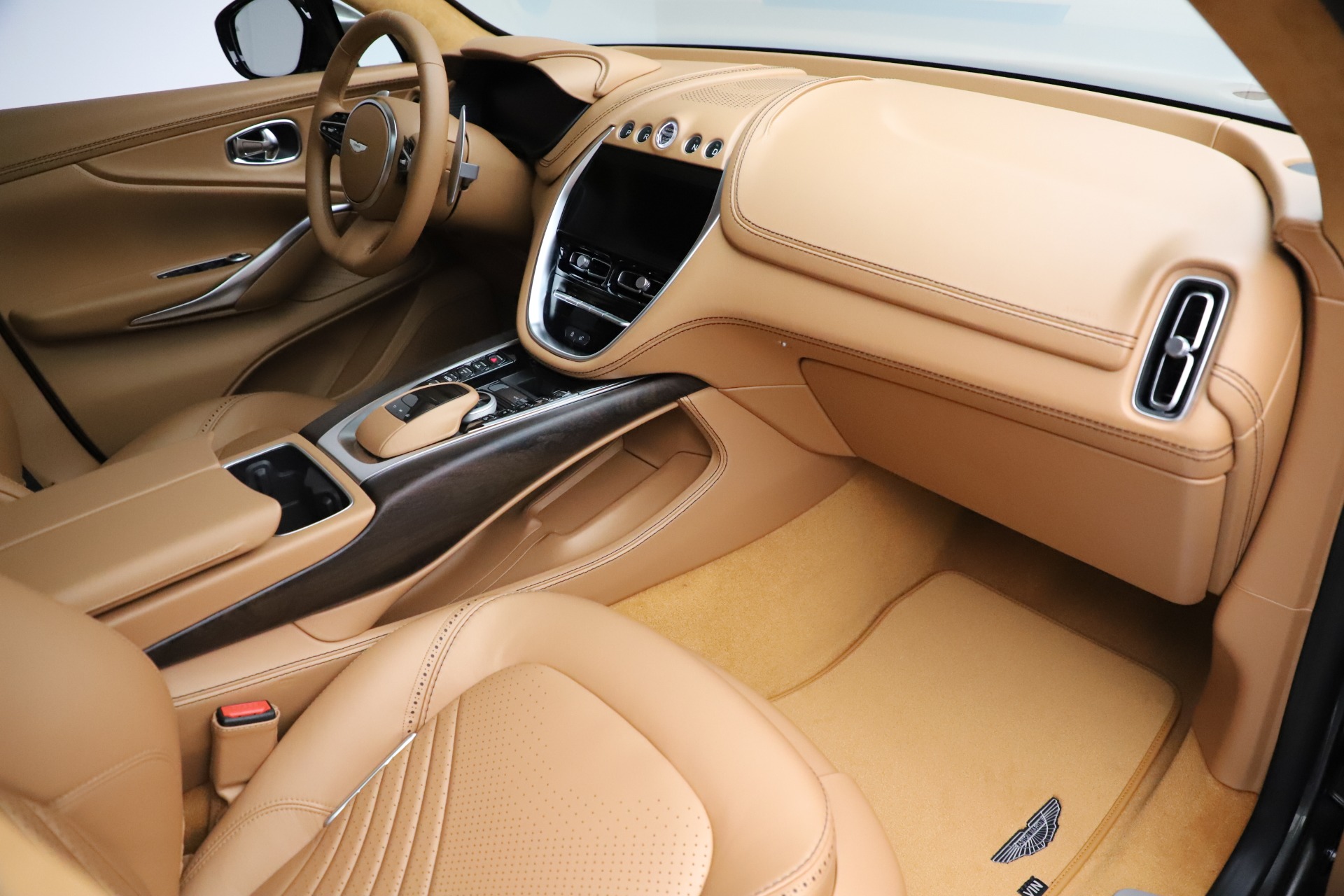 New 2021 Aston Martin DBX | St. Petersburg, FL