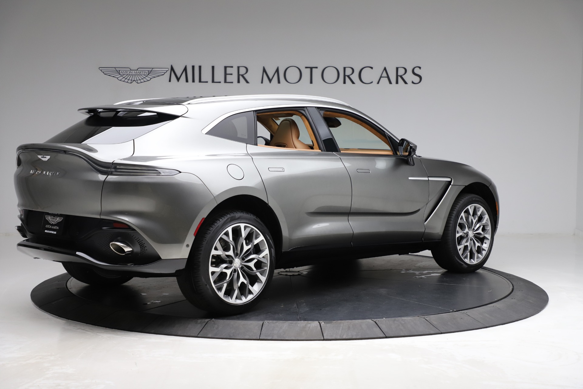 New 2021 Aston Martin DBX | St. Petersburg, FL