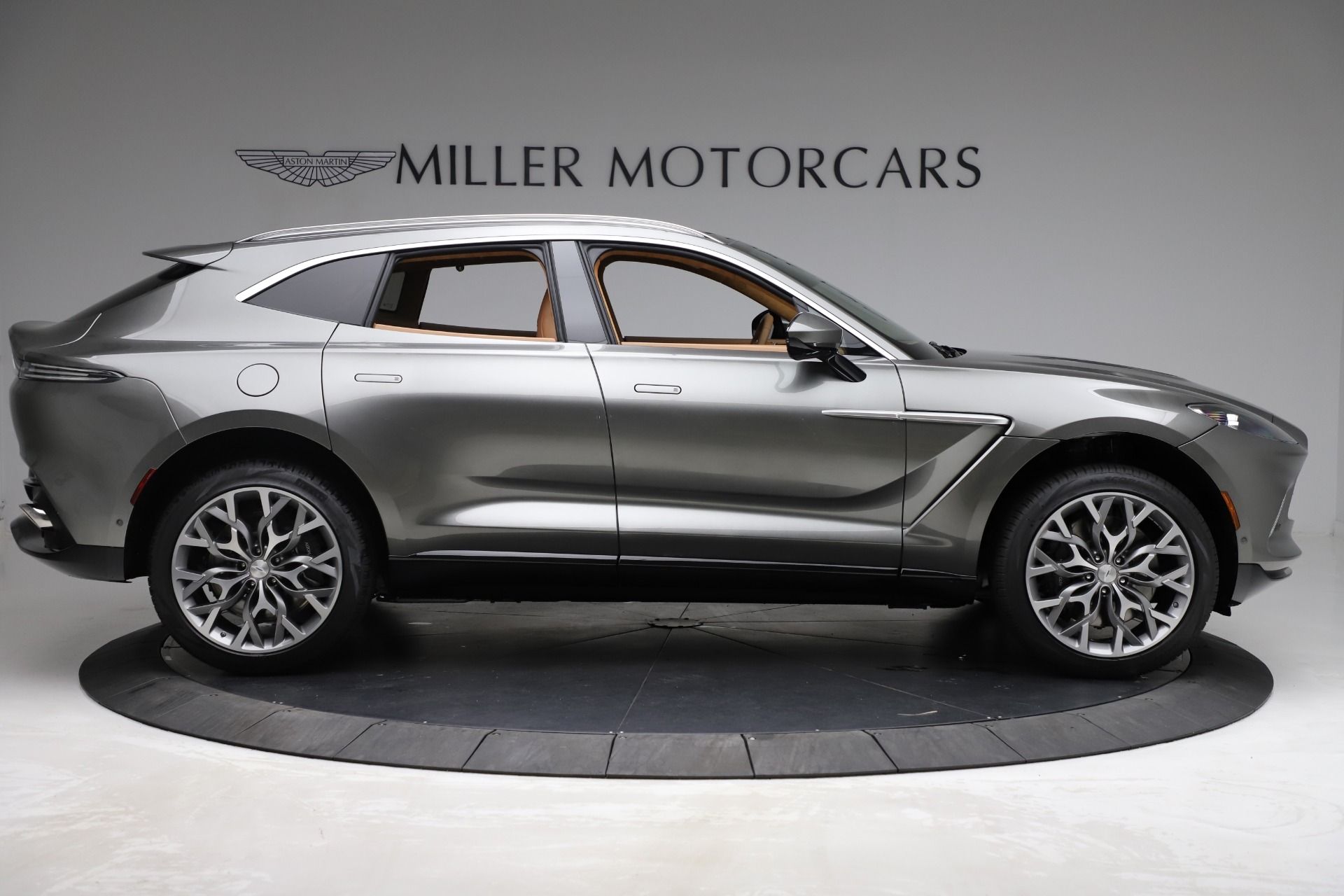 New 2021 Aston Martin DBX | St. Petersburg, FL