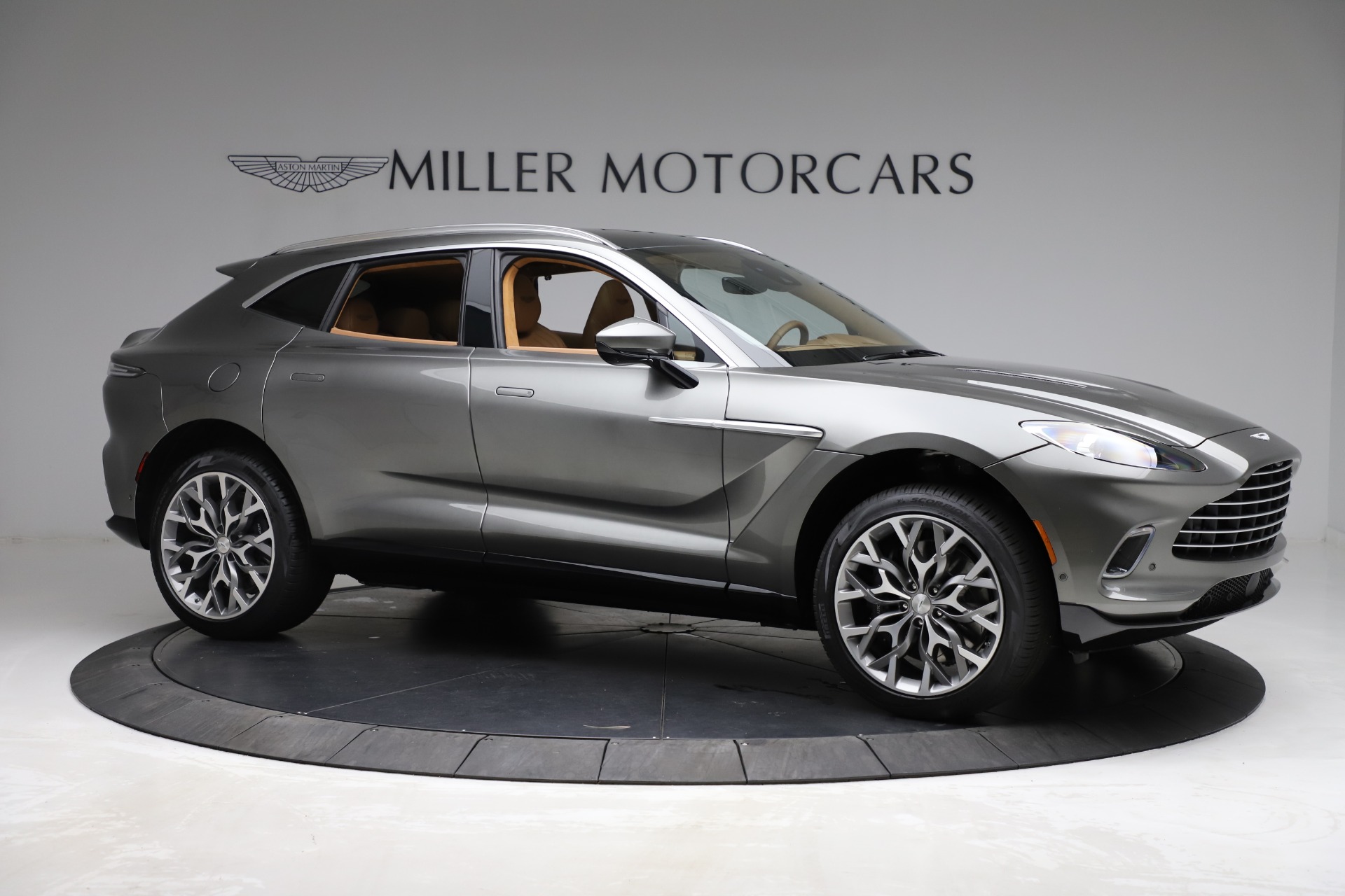 New 2021 Aston Martin DBX | St. Petersburg, FL