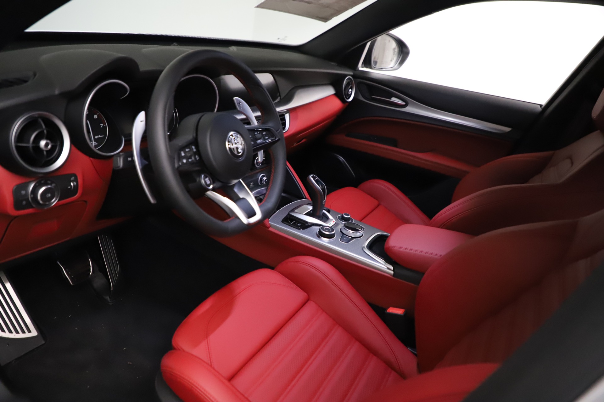 New 2021 Alfa Romeo Stelvio Ti Sport Q4 | St. Petersburg, FL