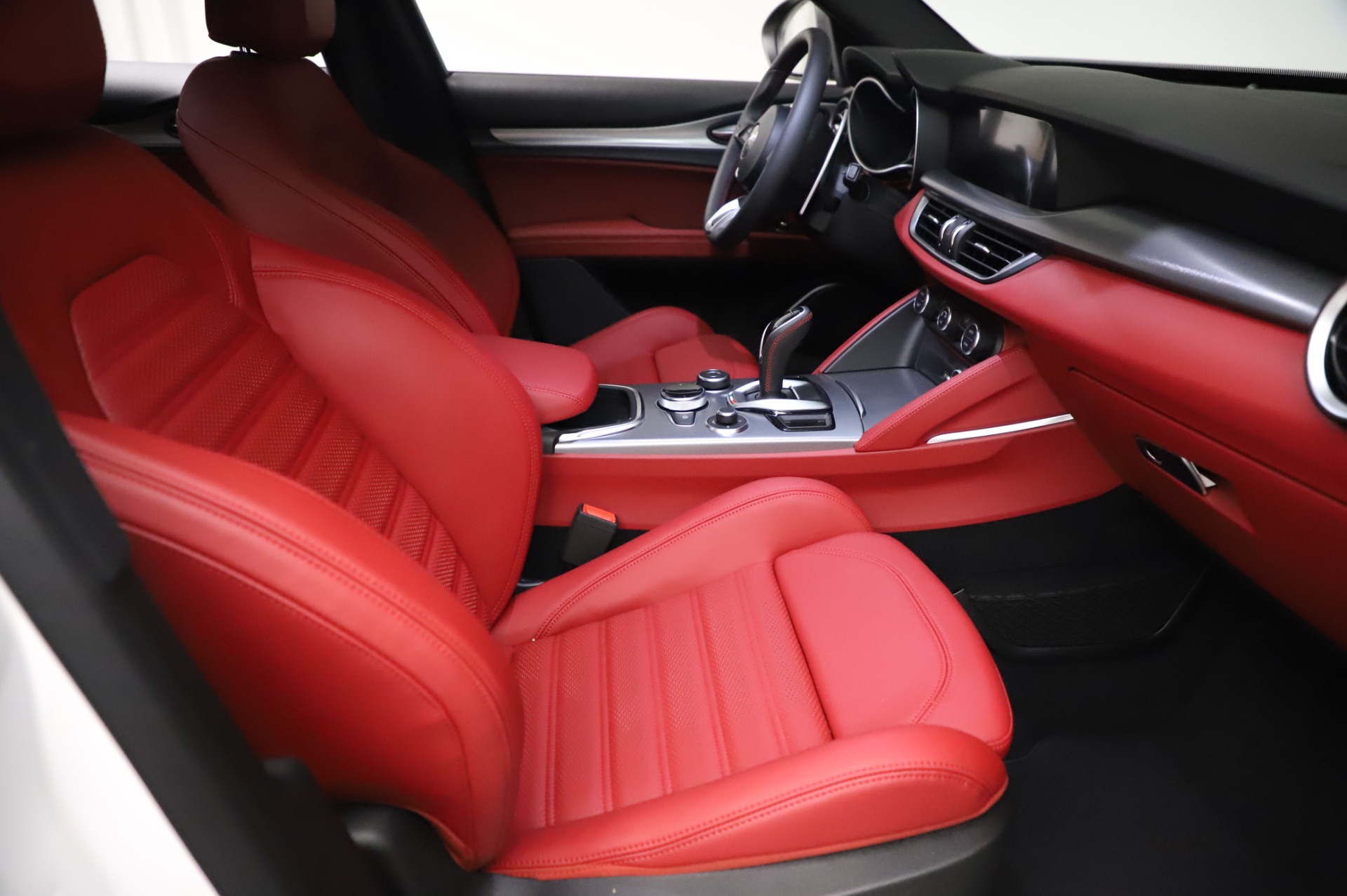 New 2021 Alfa Romeo Stelvio Ti Sport Q4 | St. Petersburg, FL