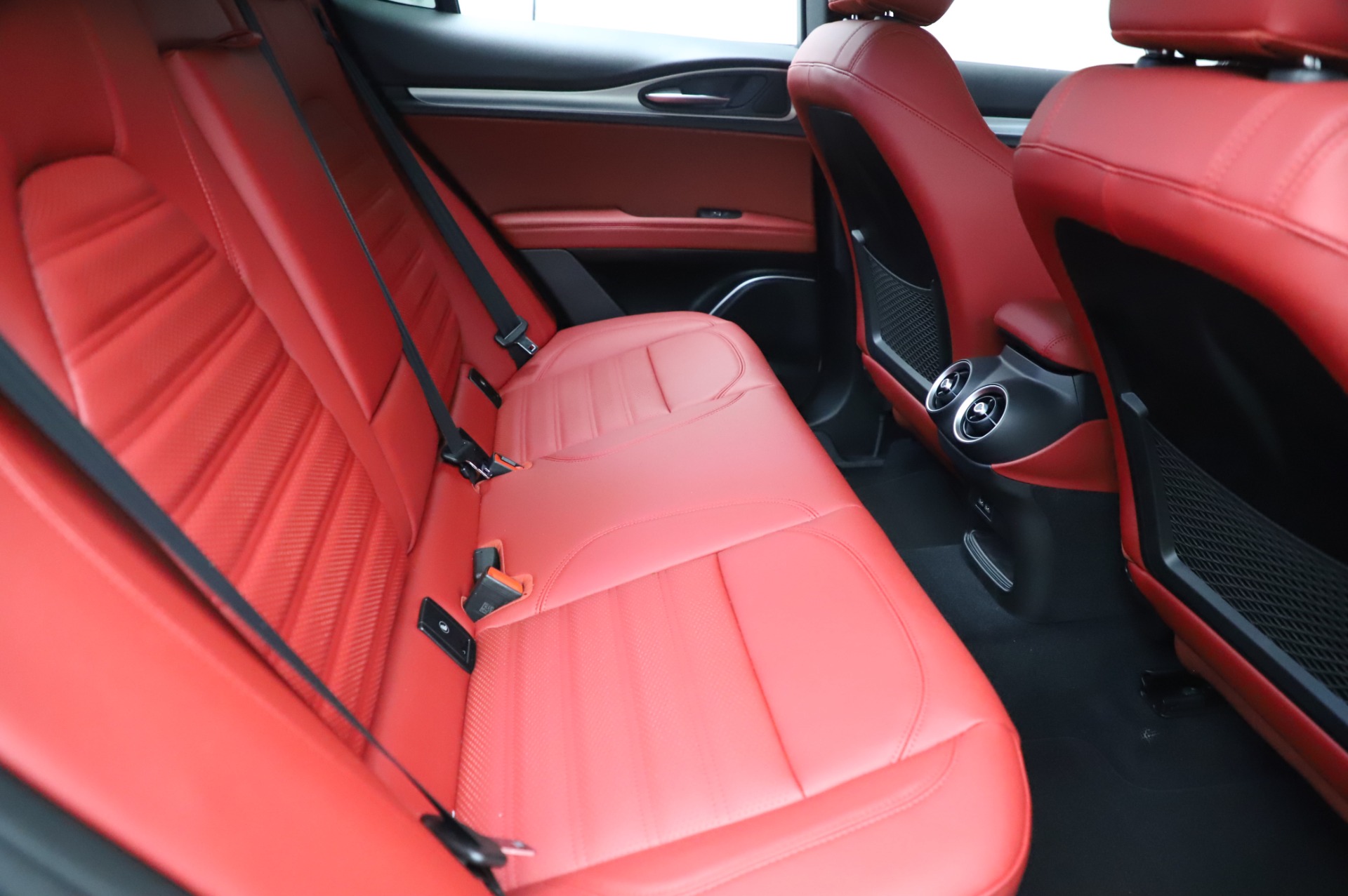 New 2021 Alfa Romeo Stelvio Ti Sport Q4 | St. Petersburg, FL