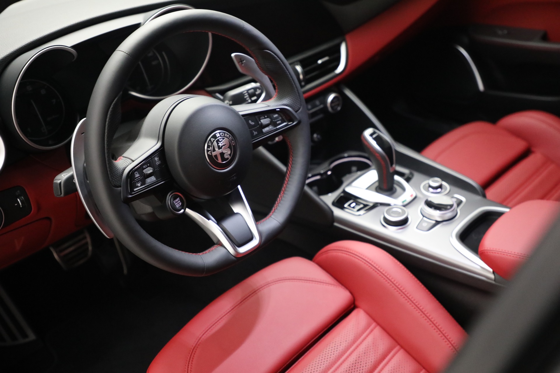 New 2021 Alfa Romeo Giulia Ti Sport Q4 | St. Petersburg, FL