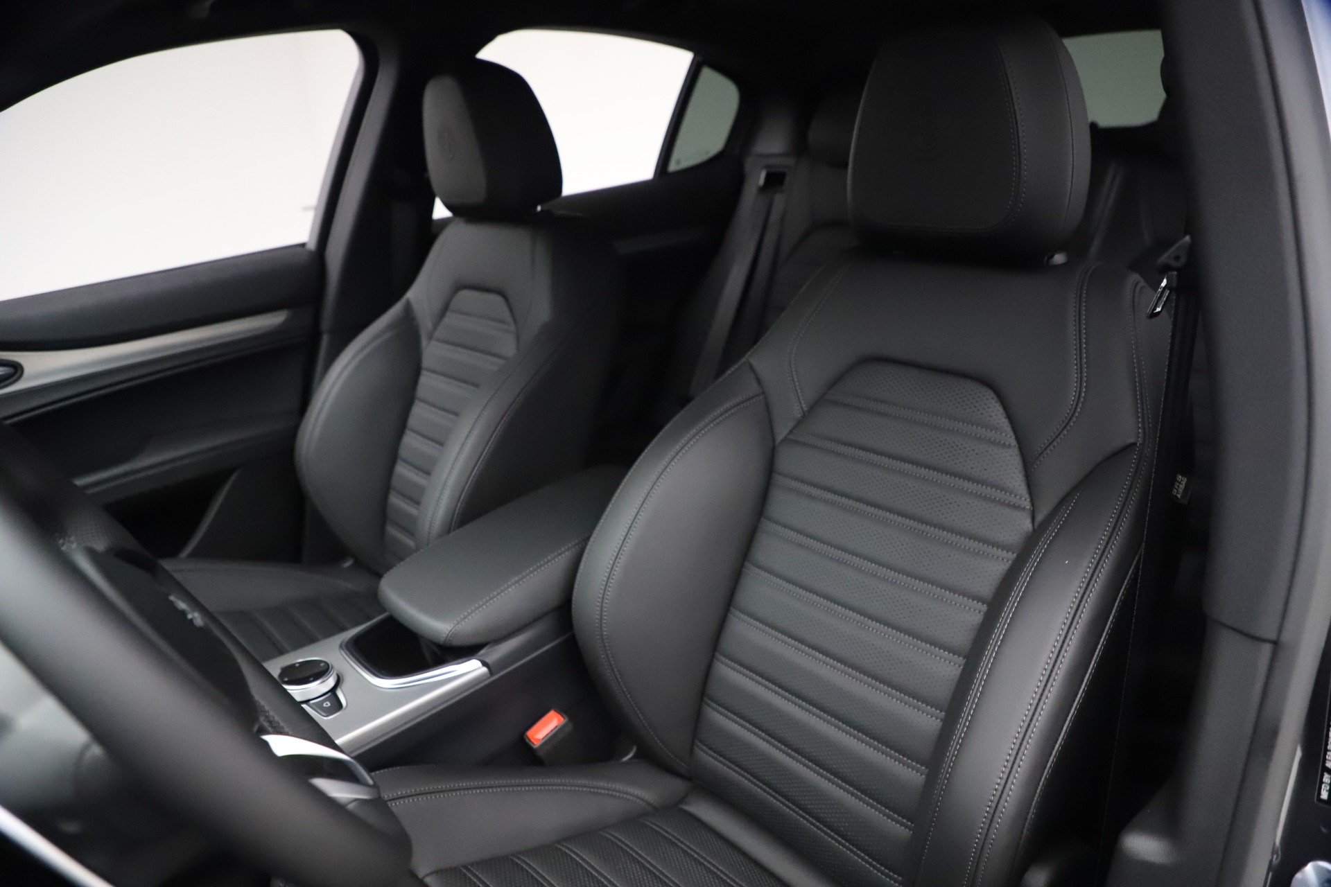 New 2021 Alfa Romeo Stelvio Ti Sport Q4 | St. Petersburg, FL