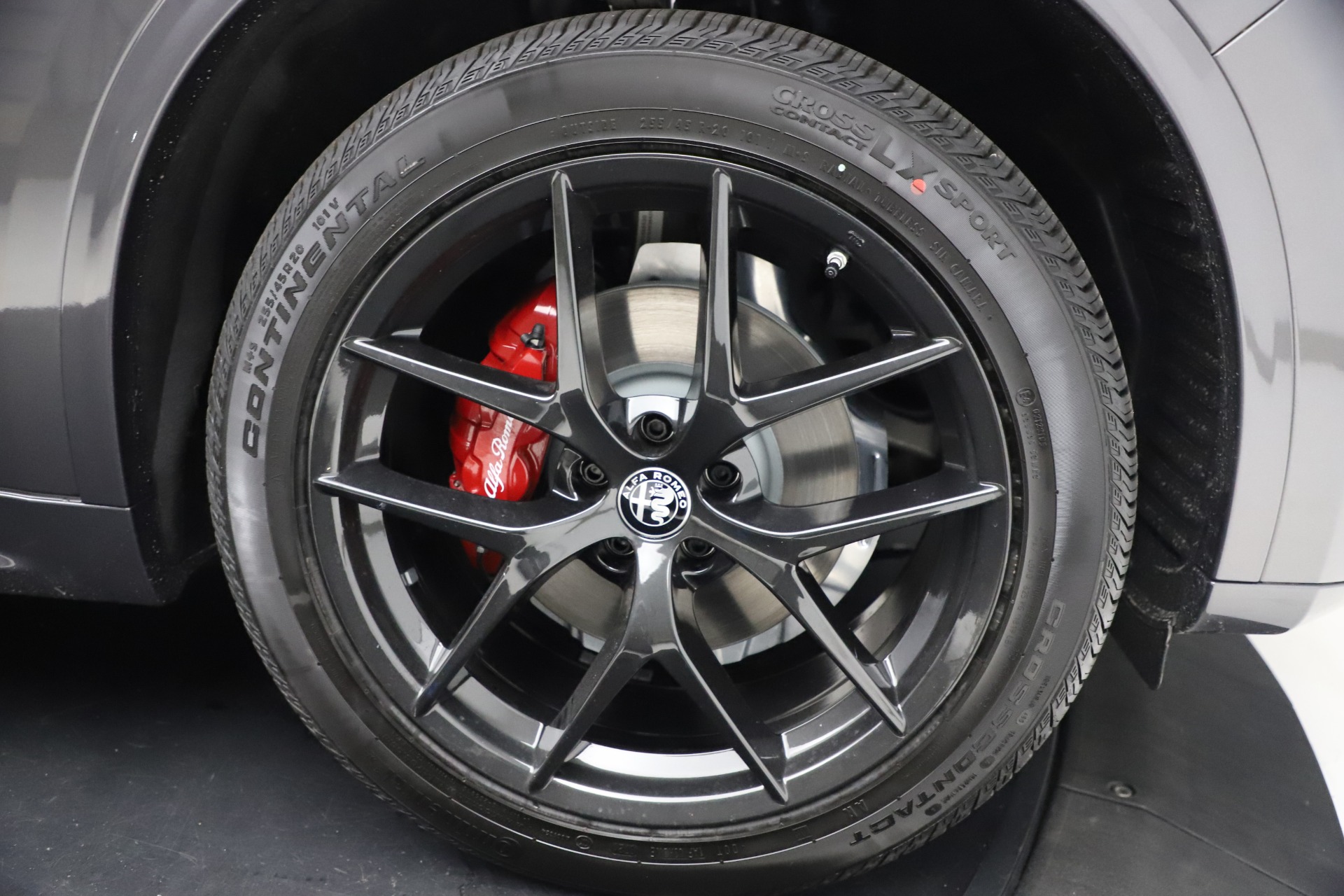 New 2021 Alfa Romeo Stelvio Ti Sport Q4 | St. Petersburg, FL