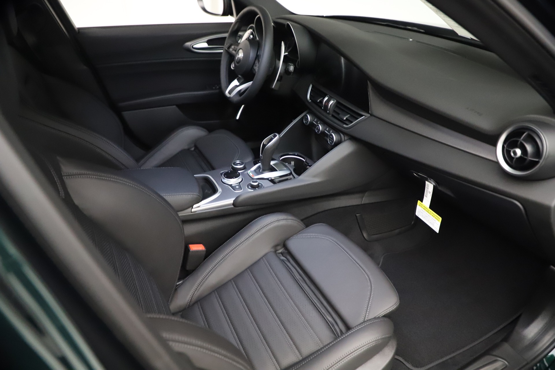 New 2021 Alfa Romeo Giulia Ti Sport Q4 | St. Petersburg, FL