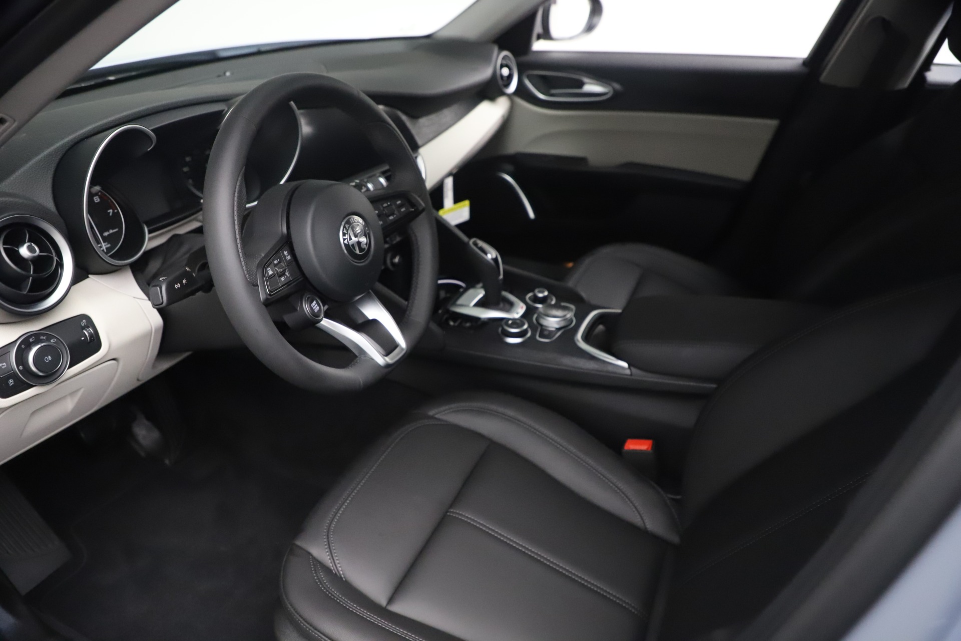 New 2021 Alfa Romeo Giulia Q4 | St. Petersburg, FL