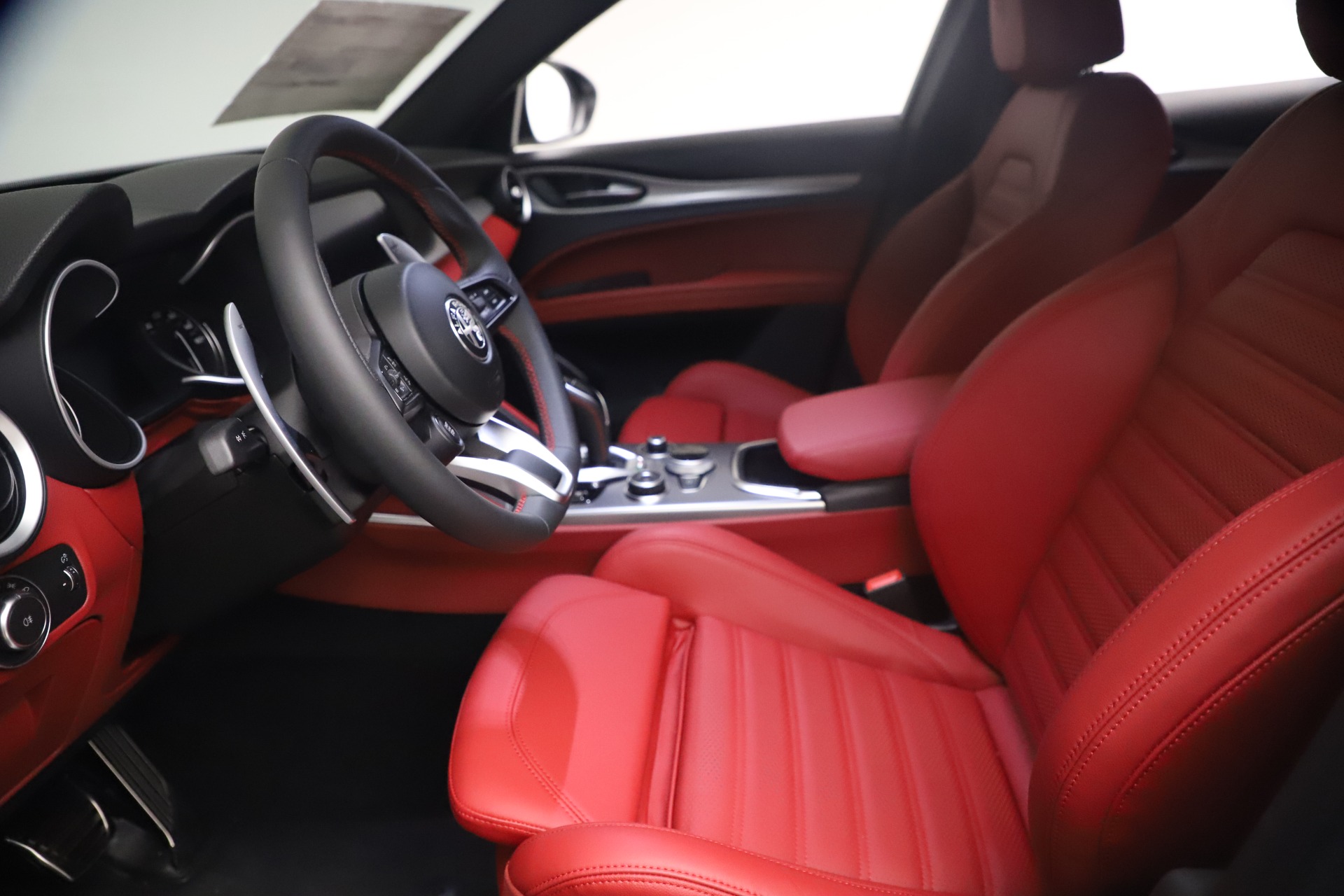 New 2021 Alfa Romeo Stelvio Ti Sport Q4 | St. Petersburg, FL
