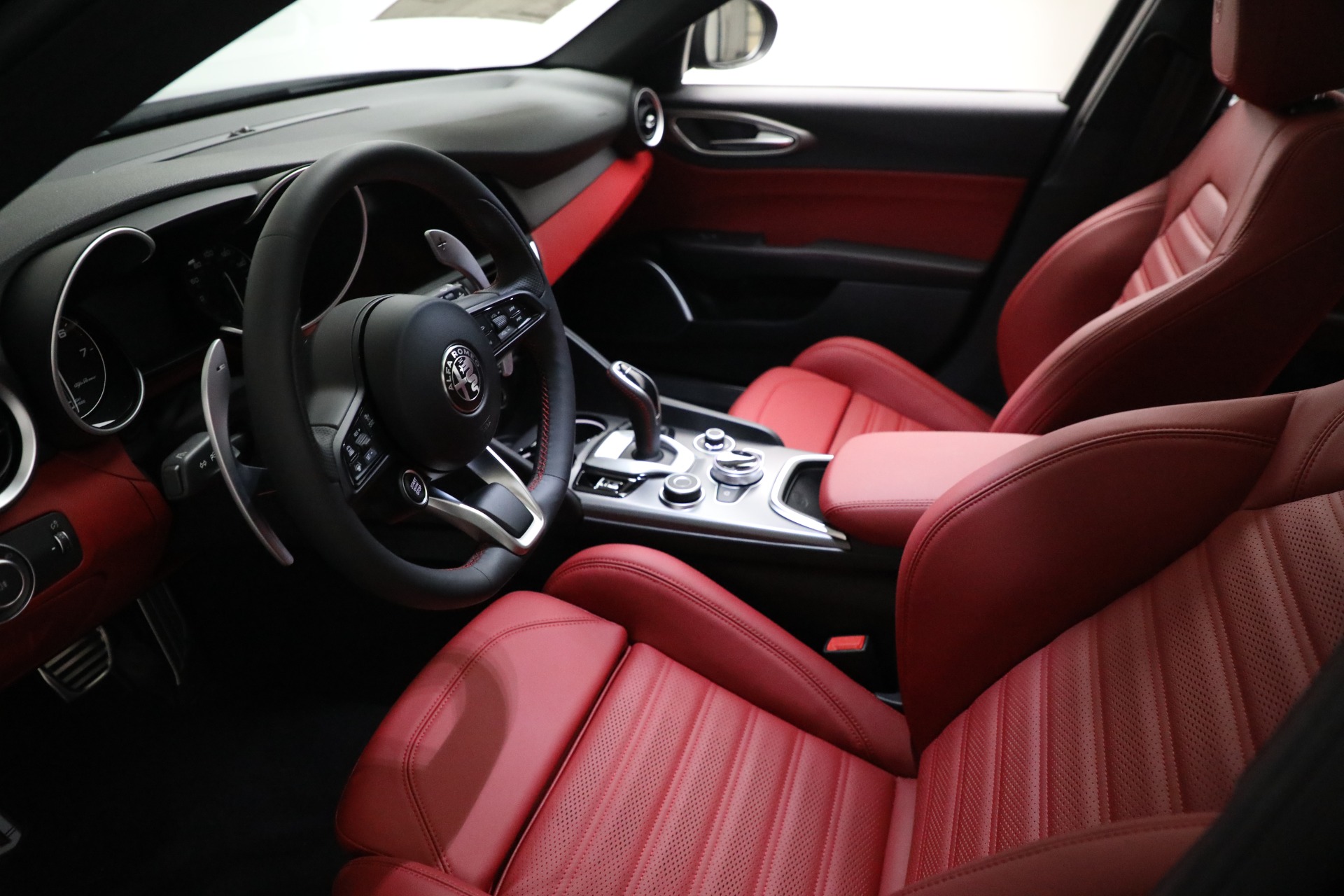 New 2021 Alfa Romeo Giulia Ti Sport Q4 | St. Petersburg, FL