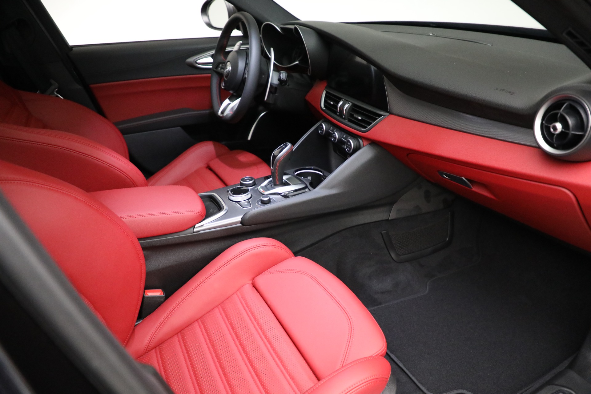 New 2021 Alfa Romeo Giulia Ti Sport Q4 | St. Petersburg, FL