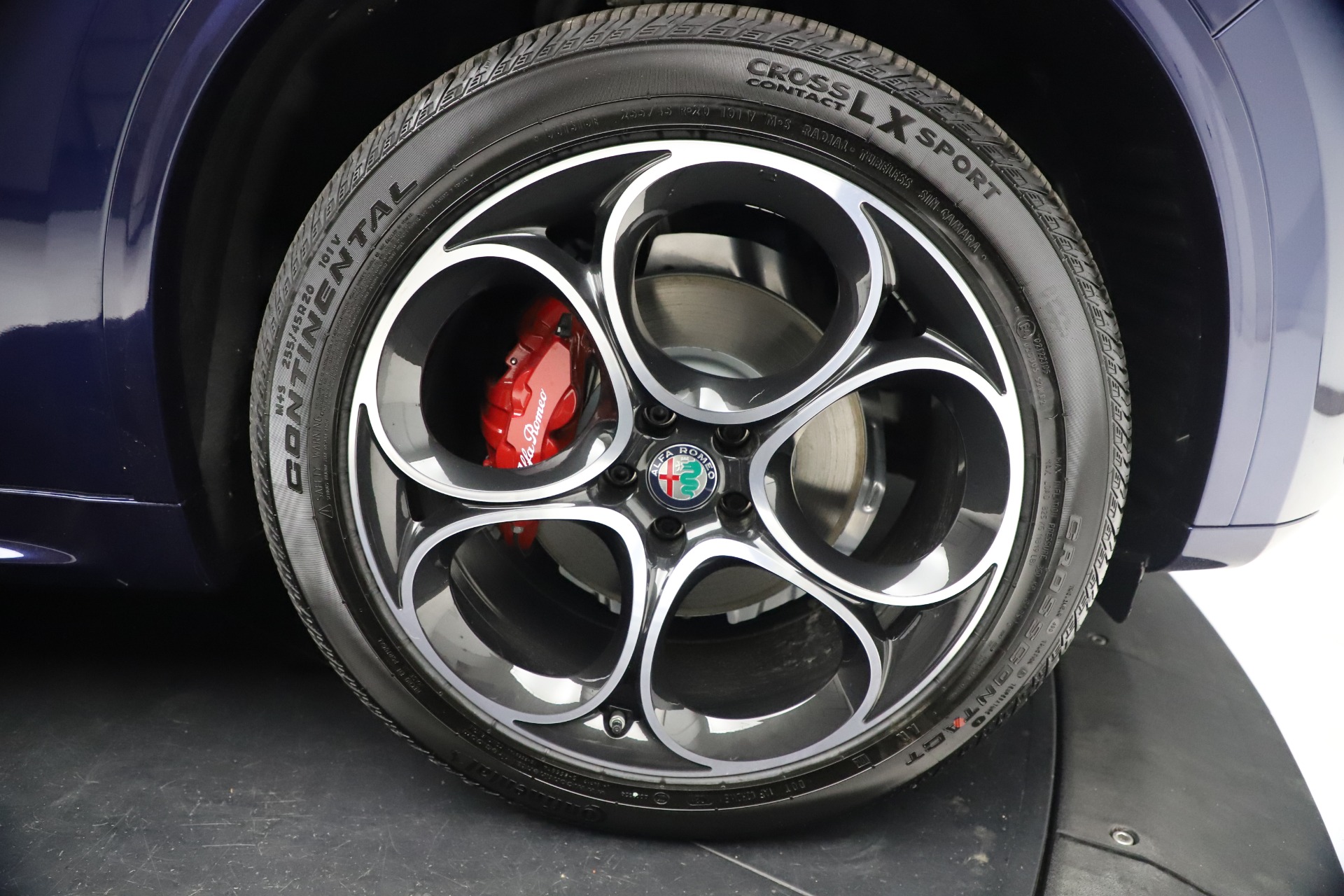 New 2021 Alfa Romeo Stelvio Ti Sport Q4 | St. Petersburg, FL