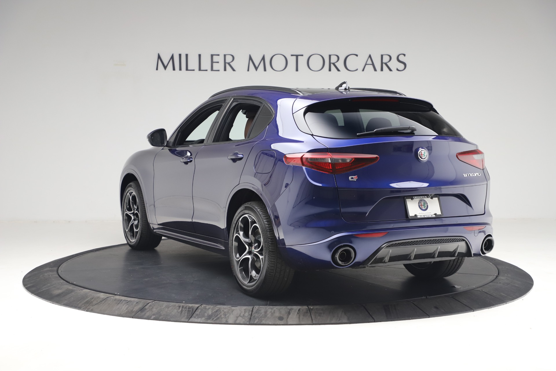 New 2021 Alfa Romeo Stelvio Ti Sport Q4 | St. Petersburg, FL