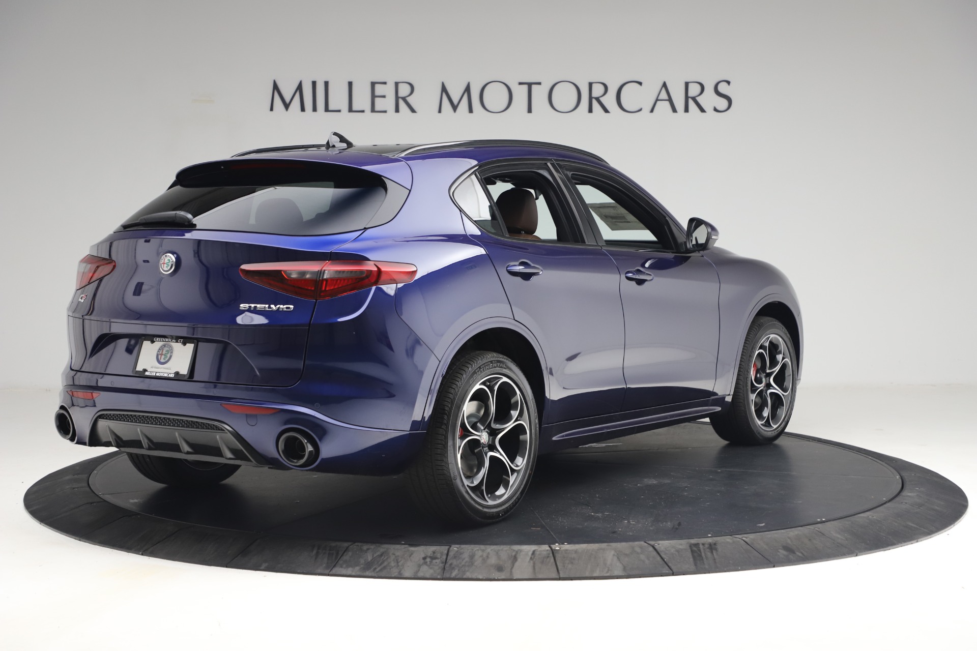 New 2021 Alfa Romeo Stelvio Ti Sport Q4 | St. Petersburg, FL