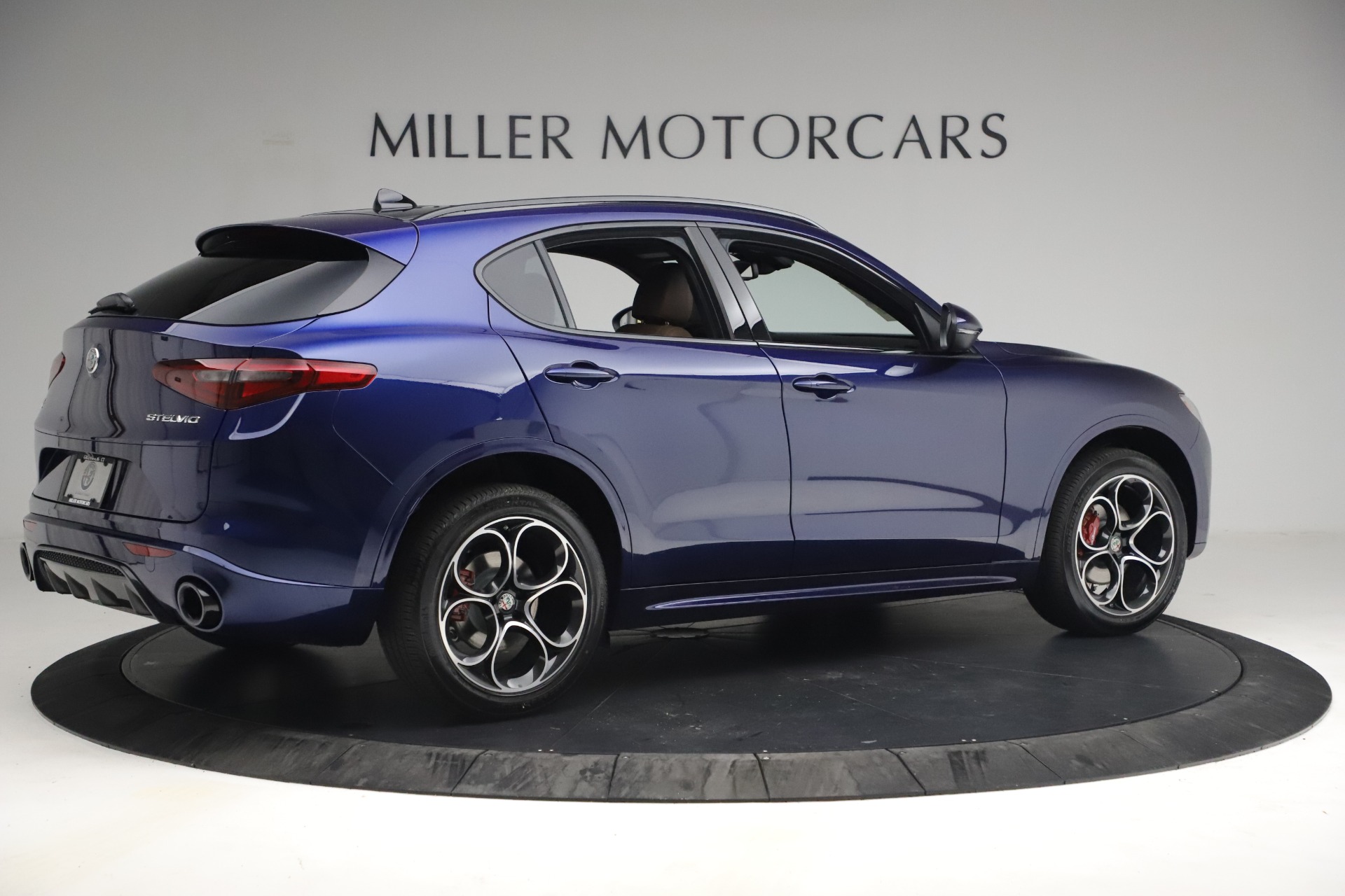 New 2021 Alfa Romeo Stelvio Ti Sport Q4 | St. Petersburg, FL