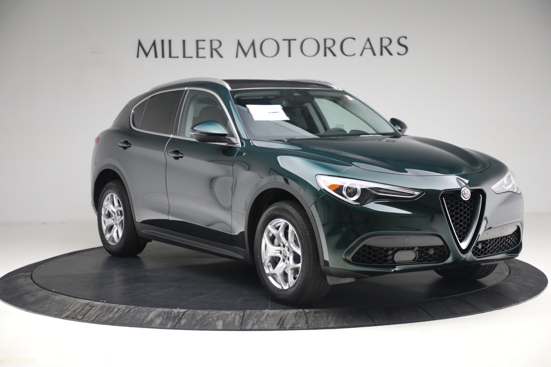 New 2021 Alfa Romeo Stelvio Q4 | St. Petersburg, FL