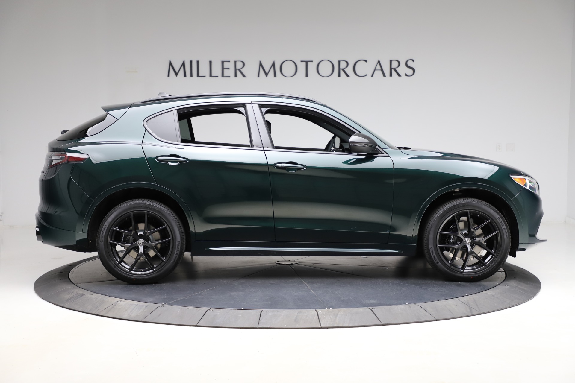 New 2021 Alfa Romeo Stelvio Ti Sport Q4 | St. Petersburg, FL