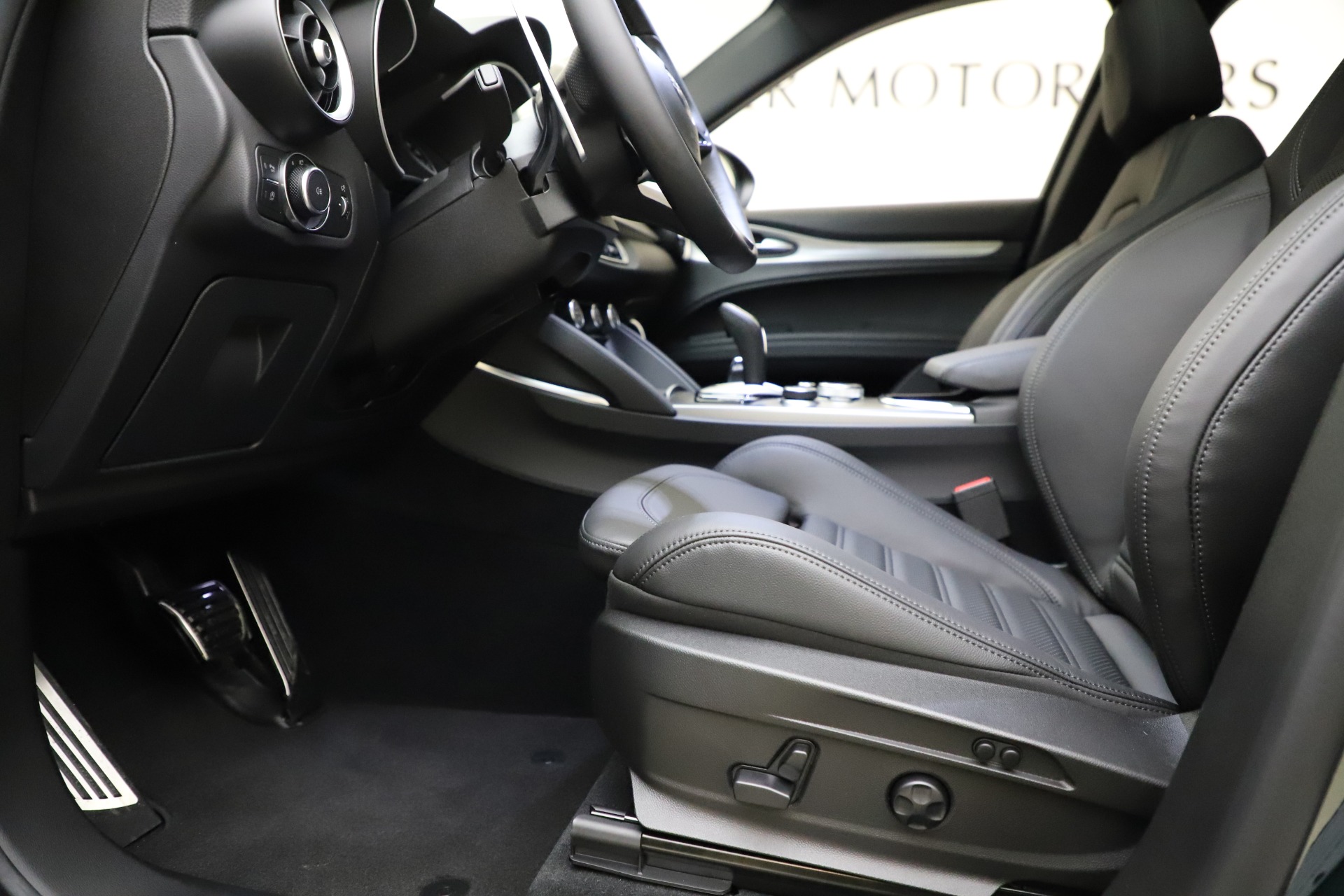 New 2021 Alfa Romeo Stelvio Ti Sport Q4 | St. Petersburg, FL