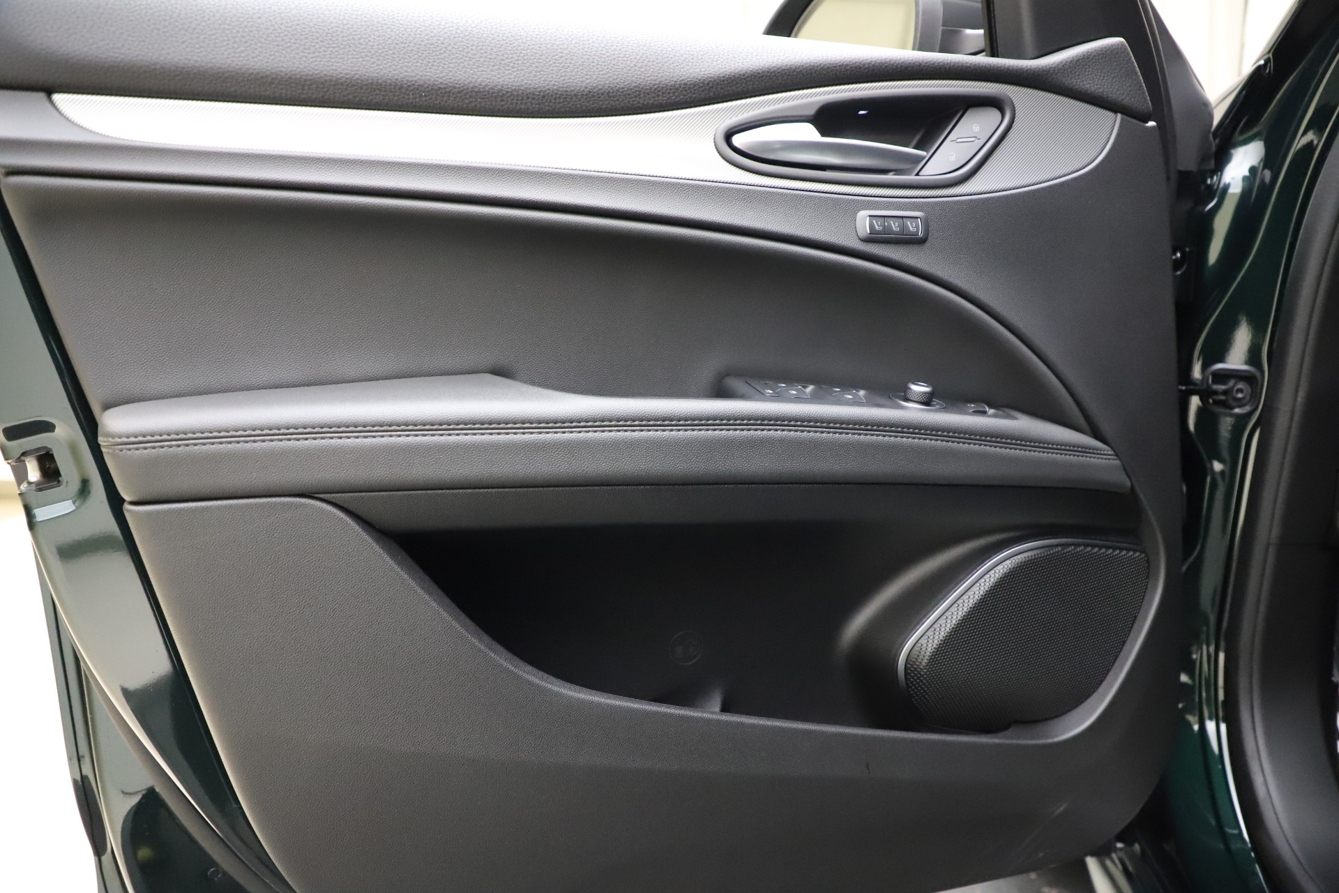 New 2021 Alfa Romeo Stelvio Ti Sport Q4 | St. Petersburg, FL