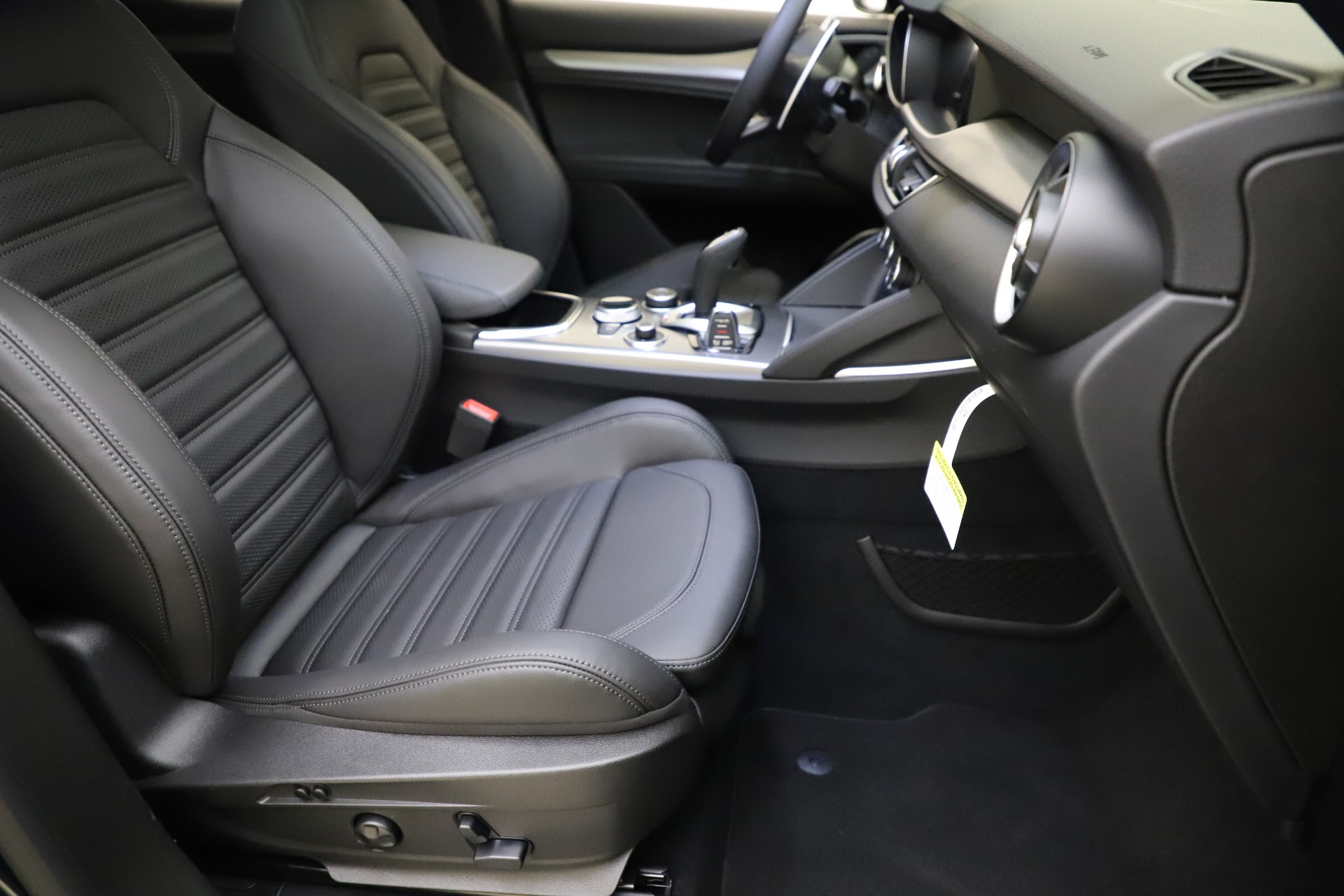 New 2021 Alfa Romeo Stelvio Ti Sport Q4 | St. Petersburg, FL