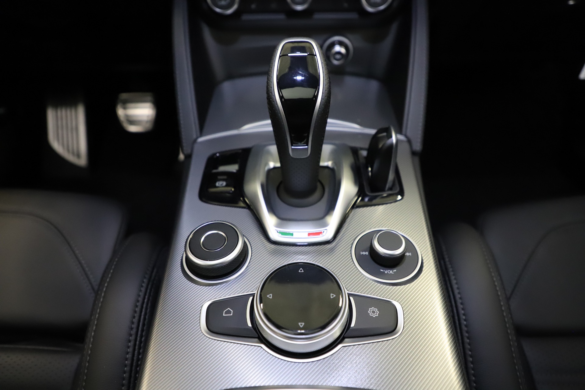 New 2021 Alfa Romeo Stelvio Ti Sport Q4 | St. Petersburg, FL