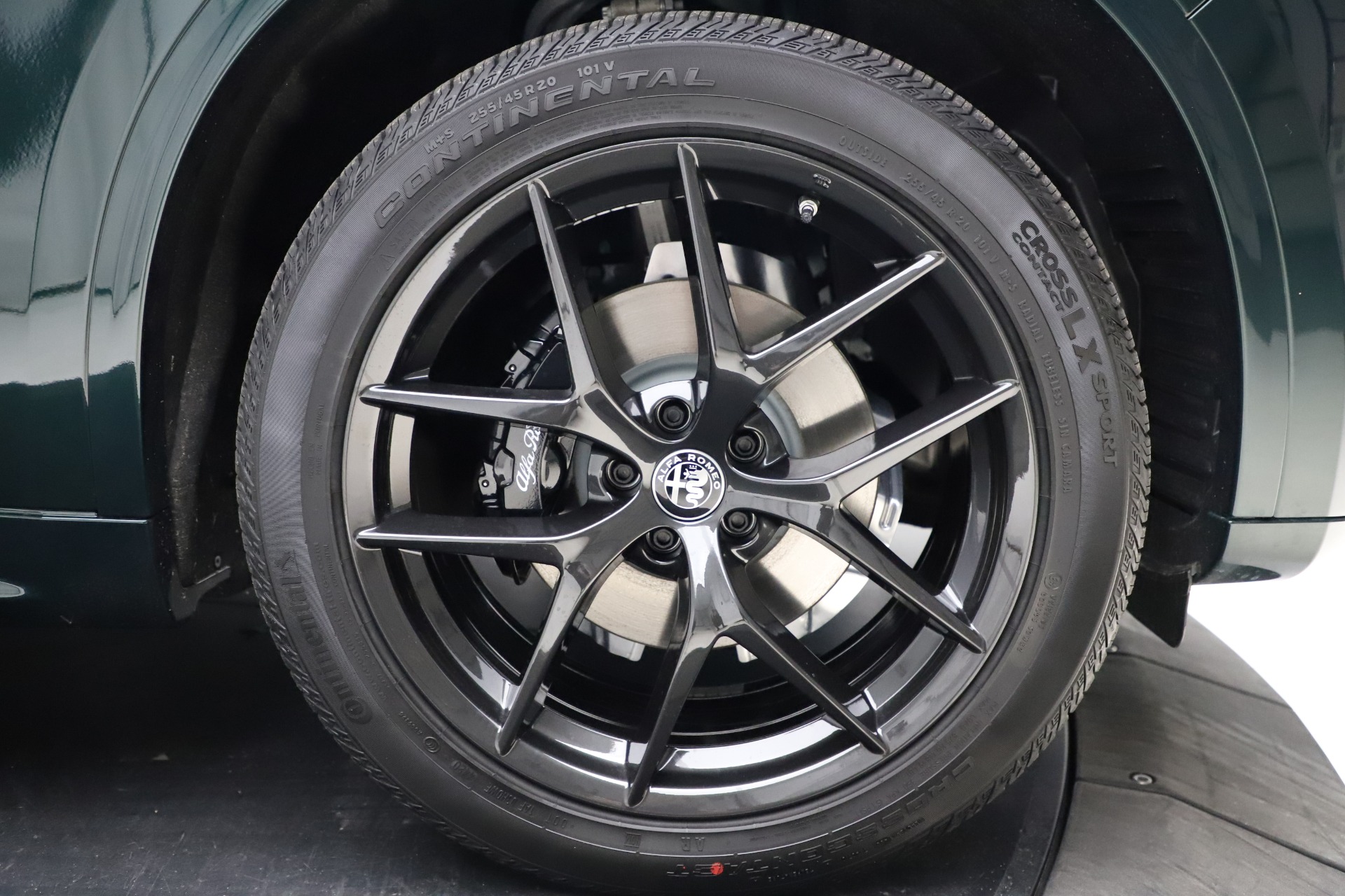 New 2021 Alfa Romeo Stelvio Ti Sport Q4 | St. Petersburg, FL