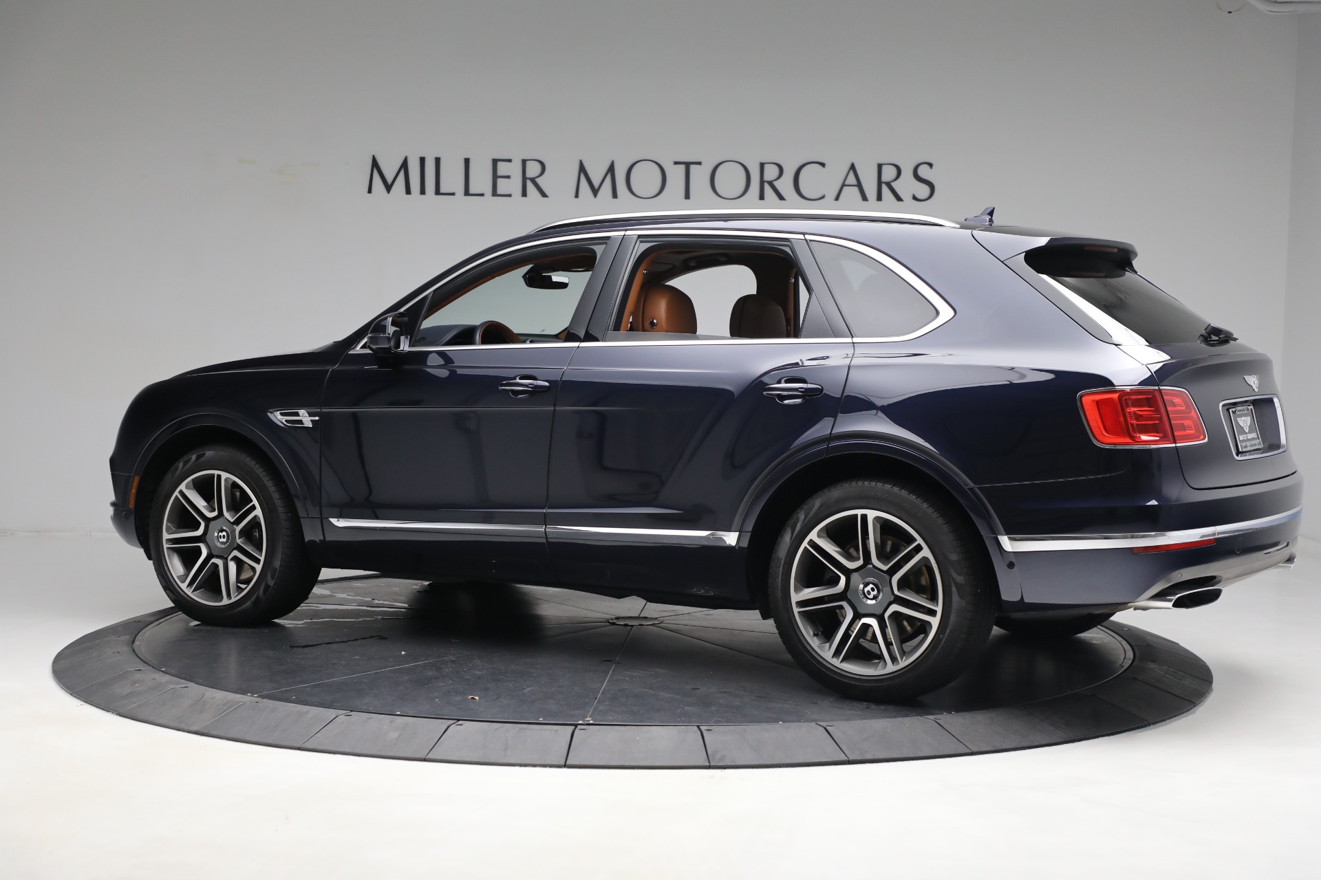 Used 2018 Bentley Bentayga W12 Signature | St. Petersburg, FL