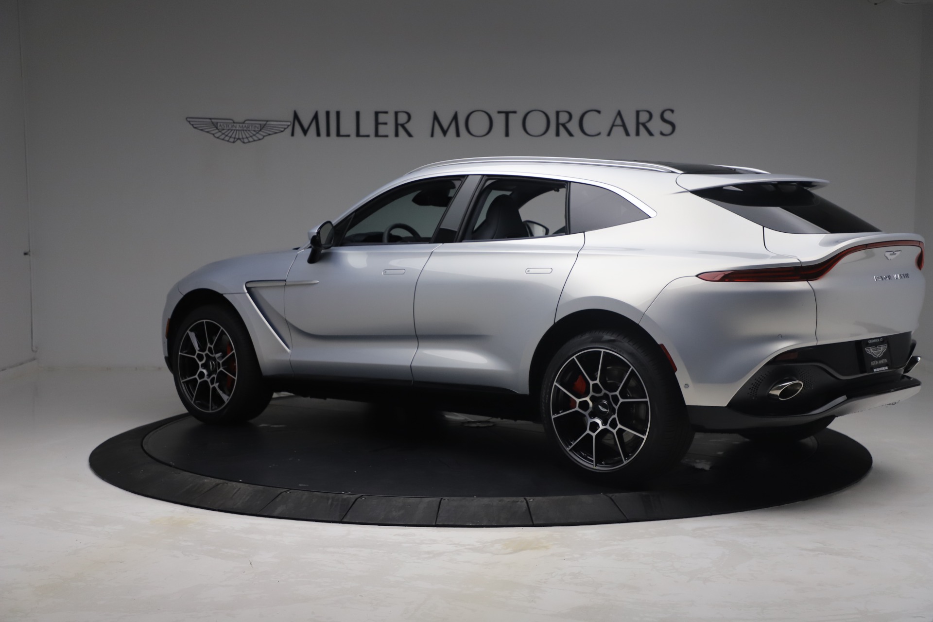 New 2021 Aston Martin DBX | St. Petersburg, FL