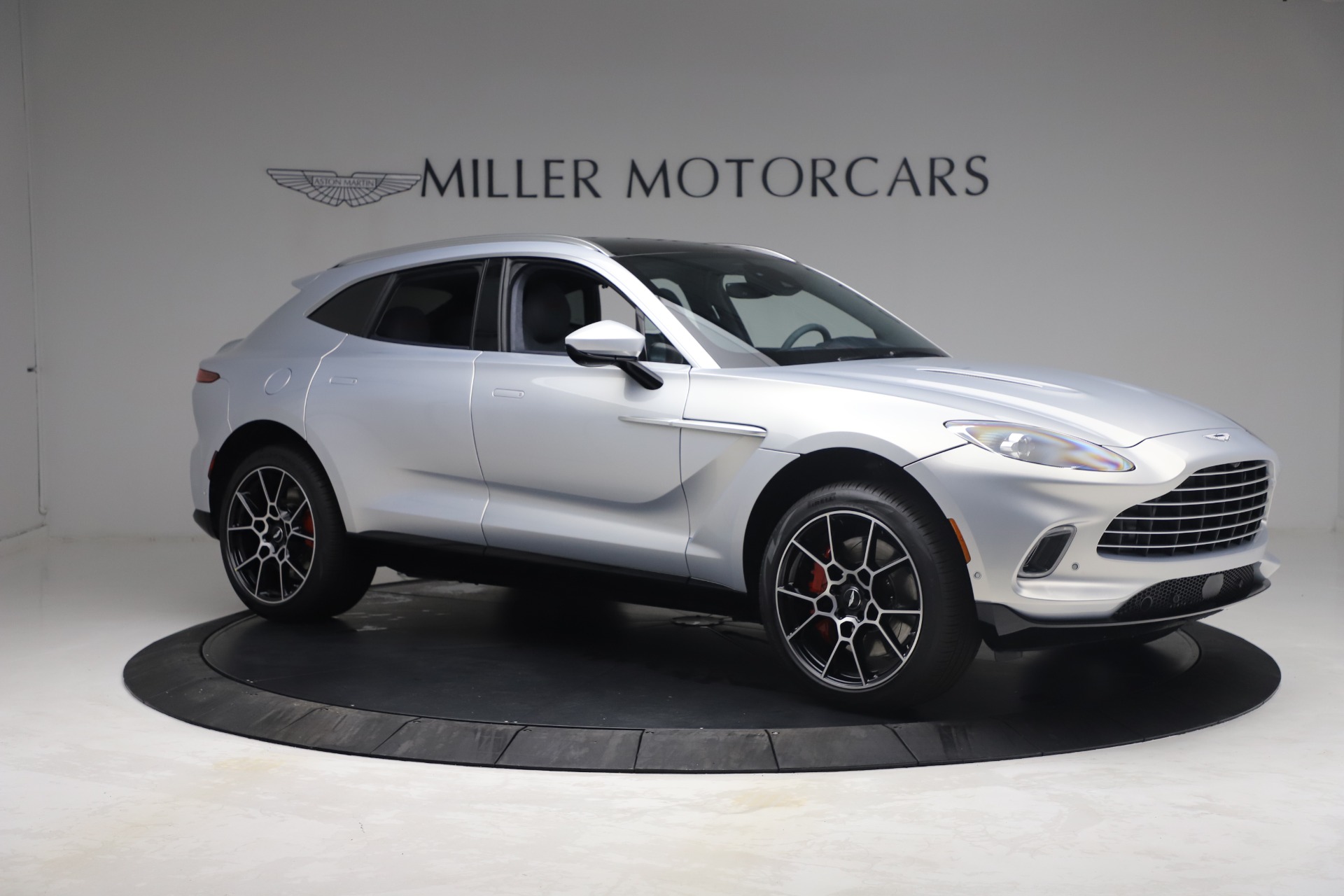 New 2021 Aston Martin DBX | St. Petersburg, FL