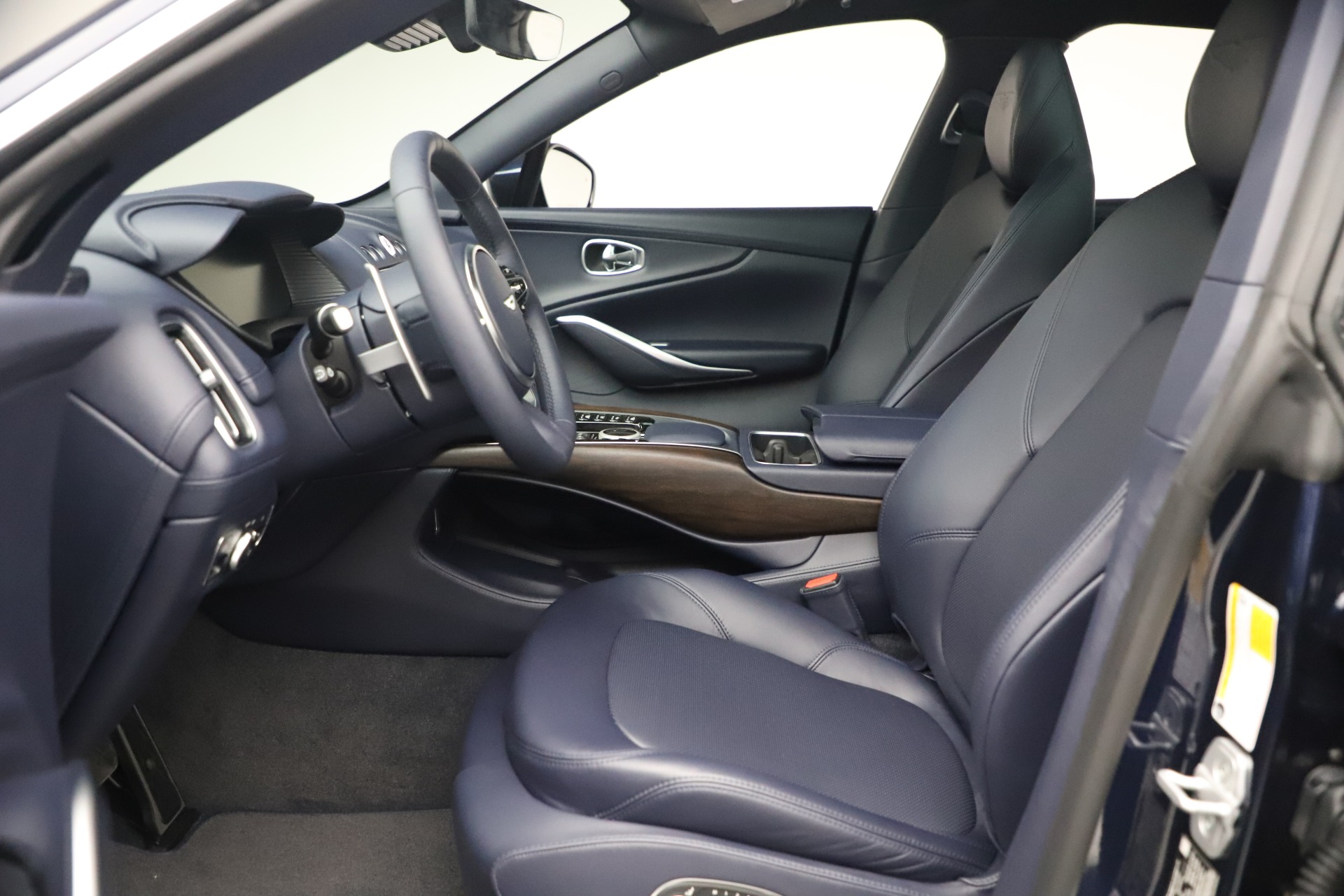New 2021 Aston Martin DBX | St. Petersburg, FL