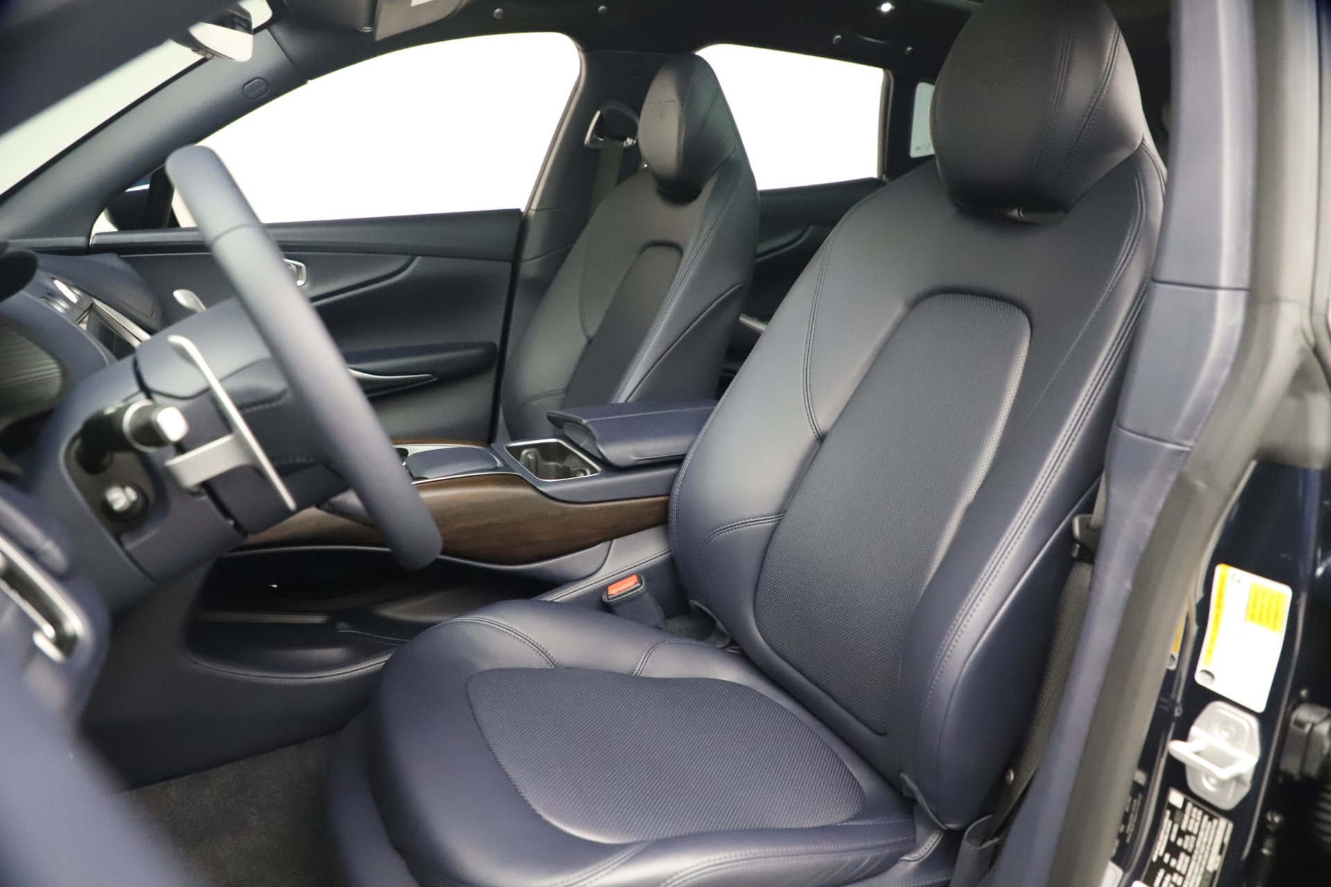 New 2021 Aston Martin DBX | St. Petersburg, FL