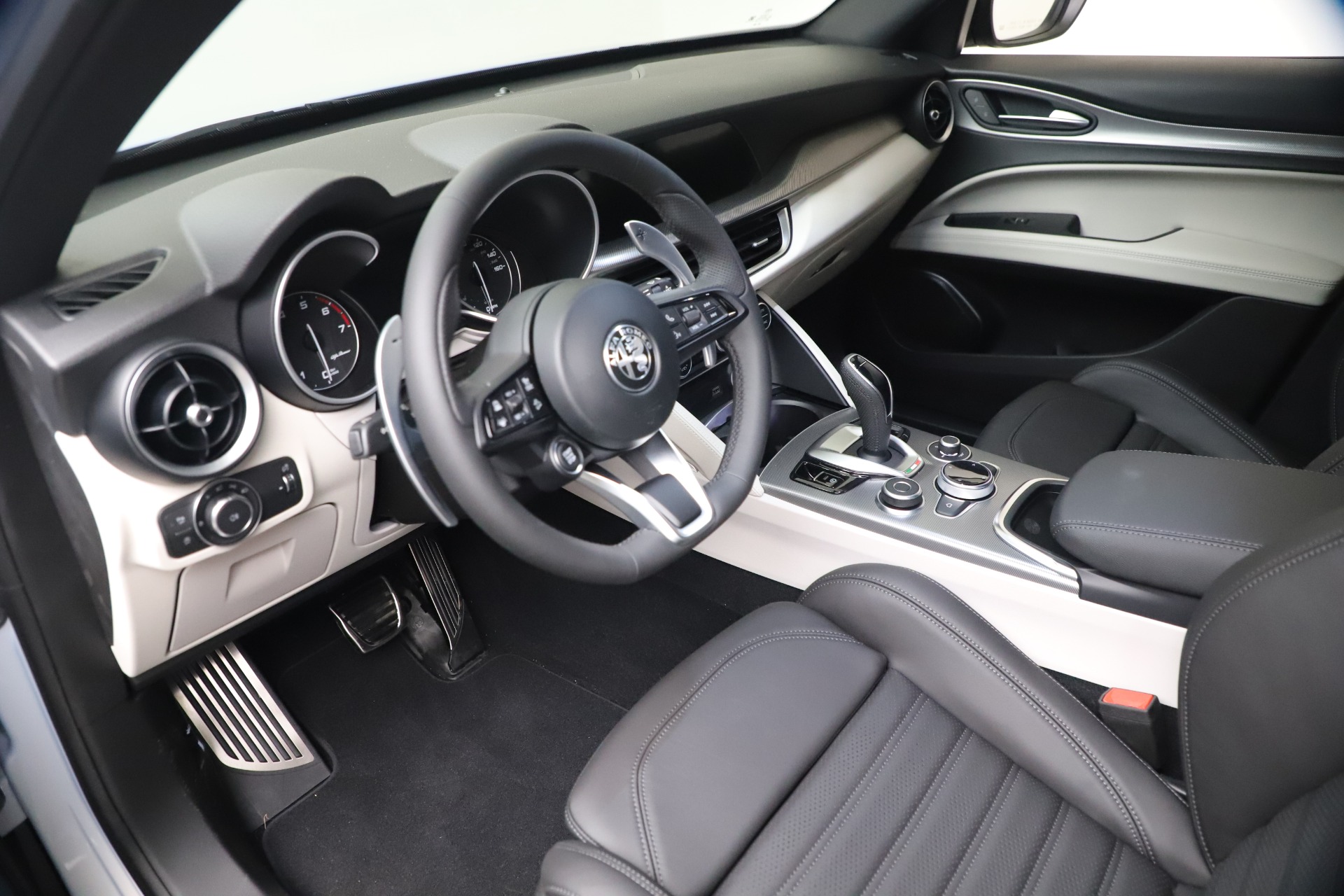 New 2021 Alfa Romeo Stelvio Ti Sport Q4 | St. Petersburg, FL