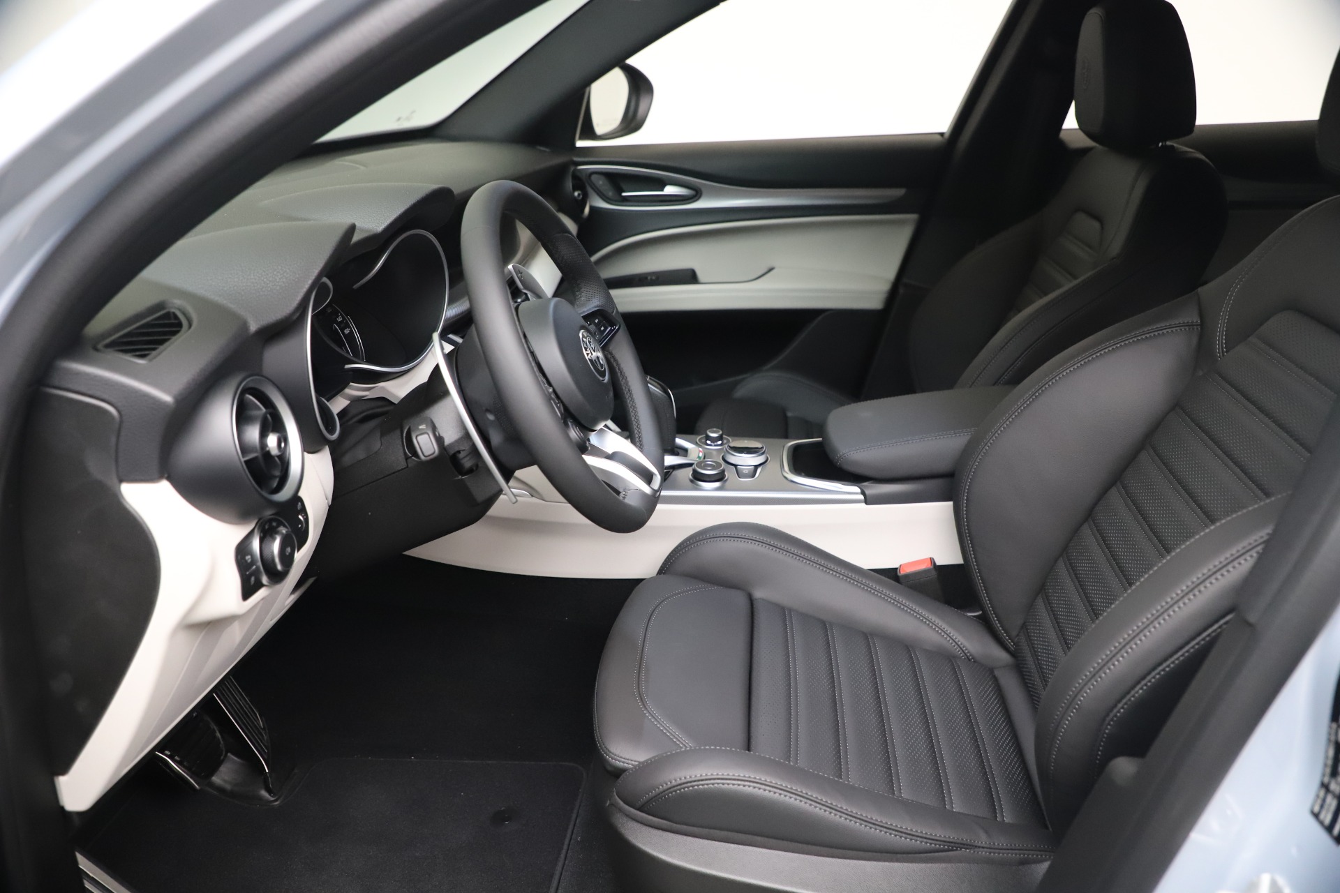 New 2021 Alfa Romeo Stelvio Ti Sport Q4 | St. Petersburg, FL