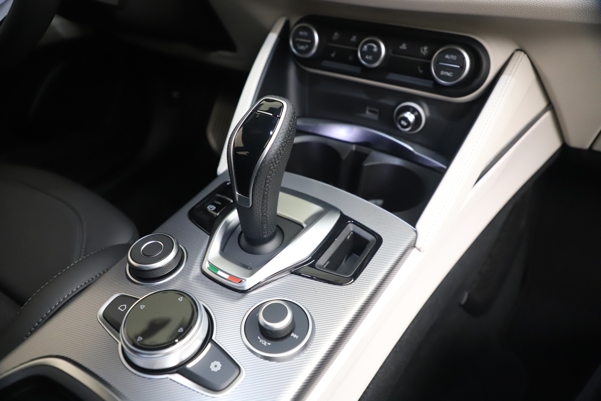 New 2021 Alfa Romeo Stelvio Ti Sport Q4 | St. Petersburg, FL